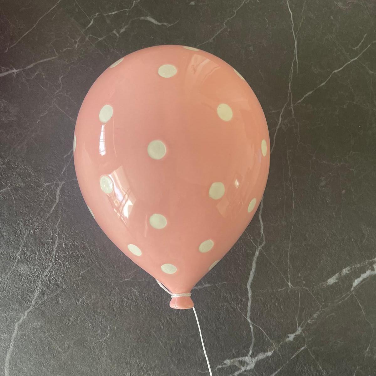 Scultura di palloncini in ceramica lucida rosa Dot Dot fatta a mano per parete, soffitto in vendita 2