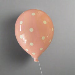 Scultura di palloncini in ceramica lucida rosa Dot Dot fatta a mano per parete, soffitto