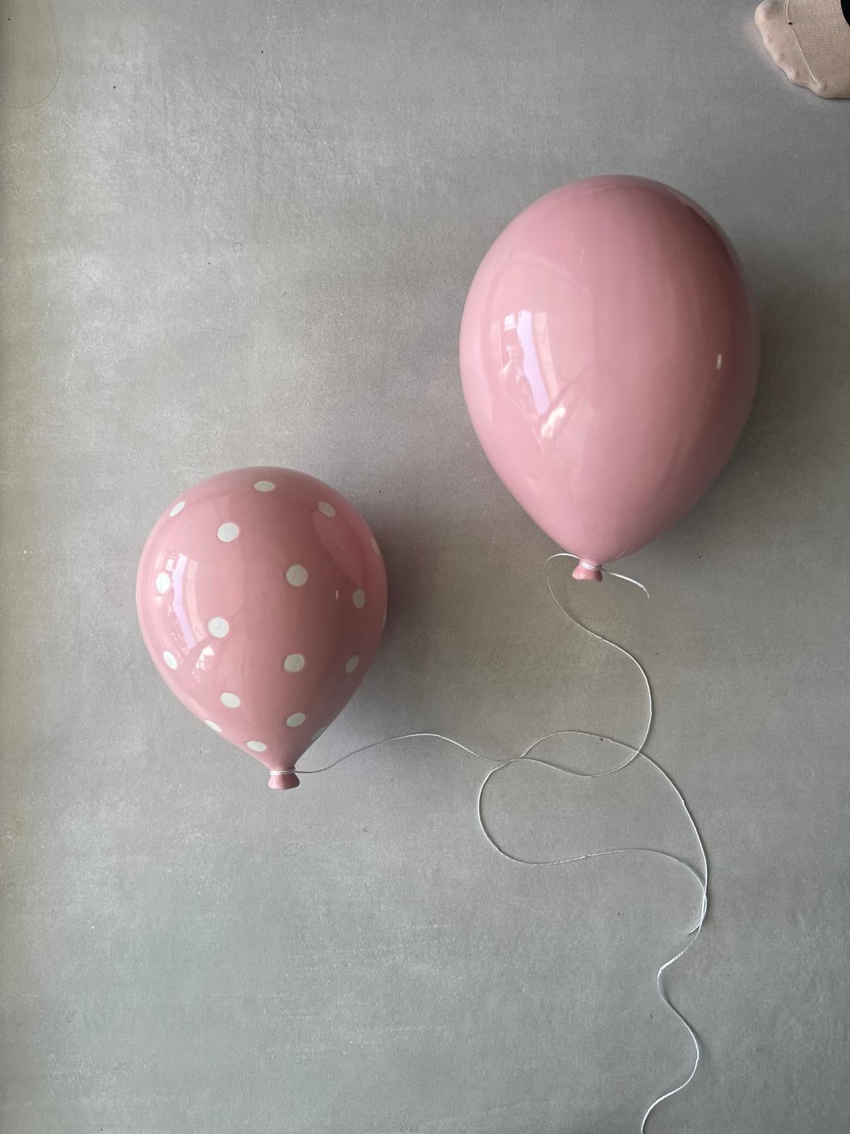 weiche rosa glänzende Keramik Ballon Skulptur handgefertigt für Wand. (Zeitgenössisch), Sculpture, von ArtArsouf