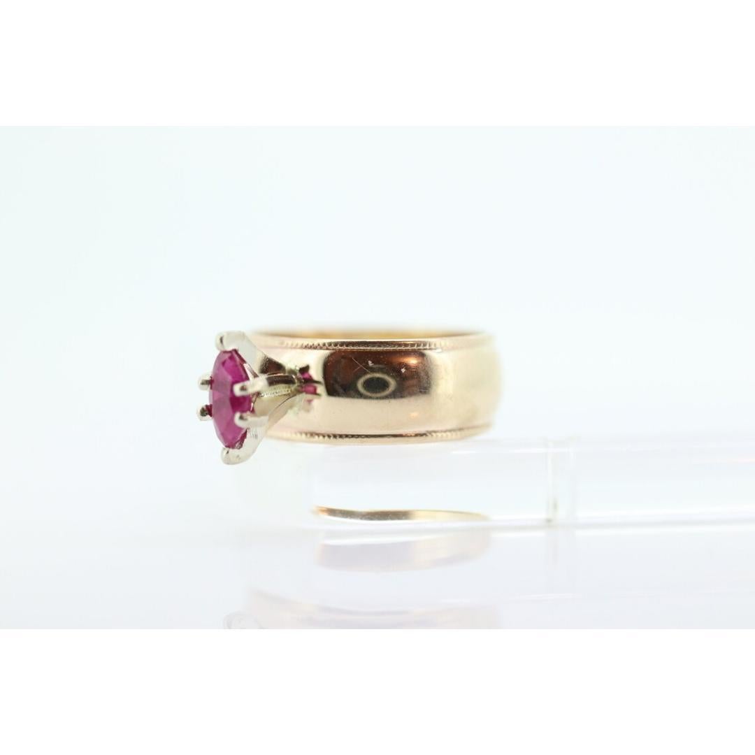 Vintage from the 1930s
Size: 4 US
Materials: Gold
Gemstone: Ruby
Gem color: Red
Band color: Gold
Adjustable

Style: Art deco

Beautiful vintage ring that is rare to find. Made by JR. Wood and sons ARTCARVED in the beginning of 20th century. Own a