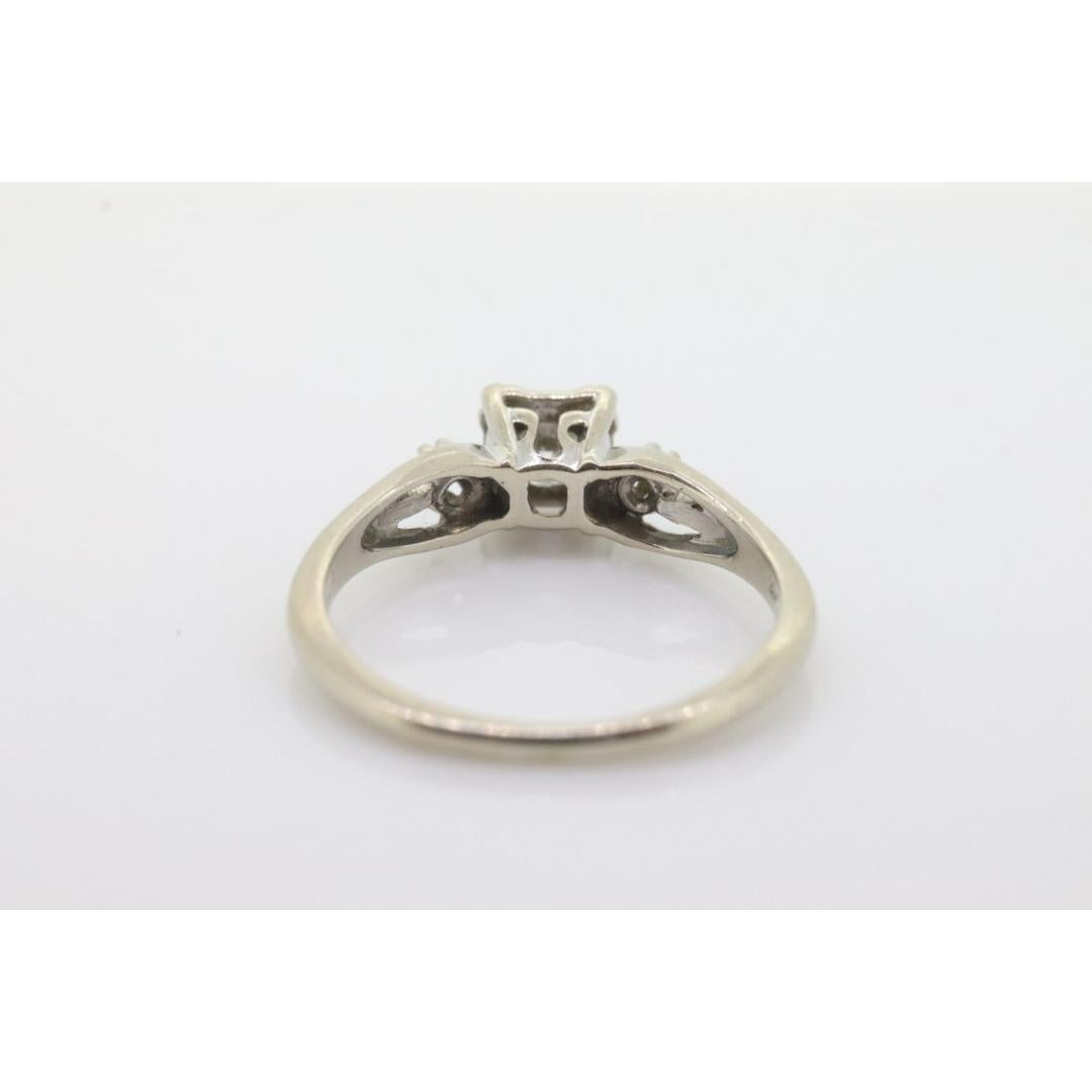 ARTCARVED 14k Gold Diamantring. Art geschnitzter quadratischer Kathedralen-Verlobungsring. im Angebot 1