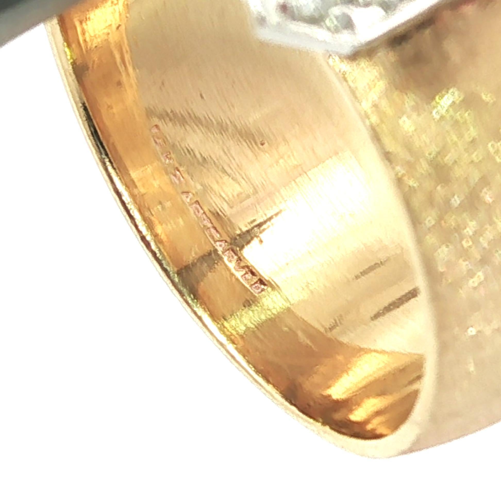 Artcarved Anello a fascia con fibbia in oro massiccio con pavé di diamanti e finitura Florentine in vendita 9