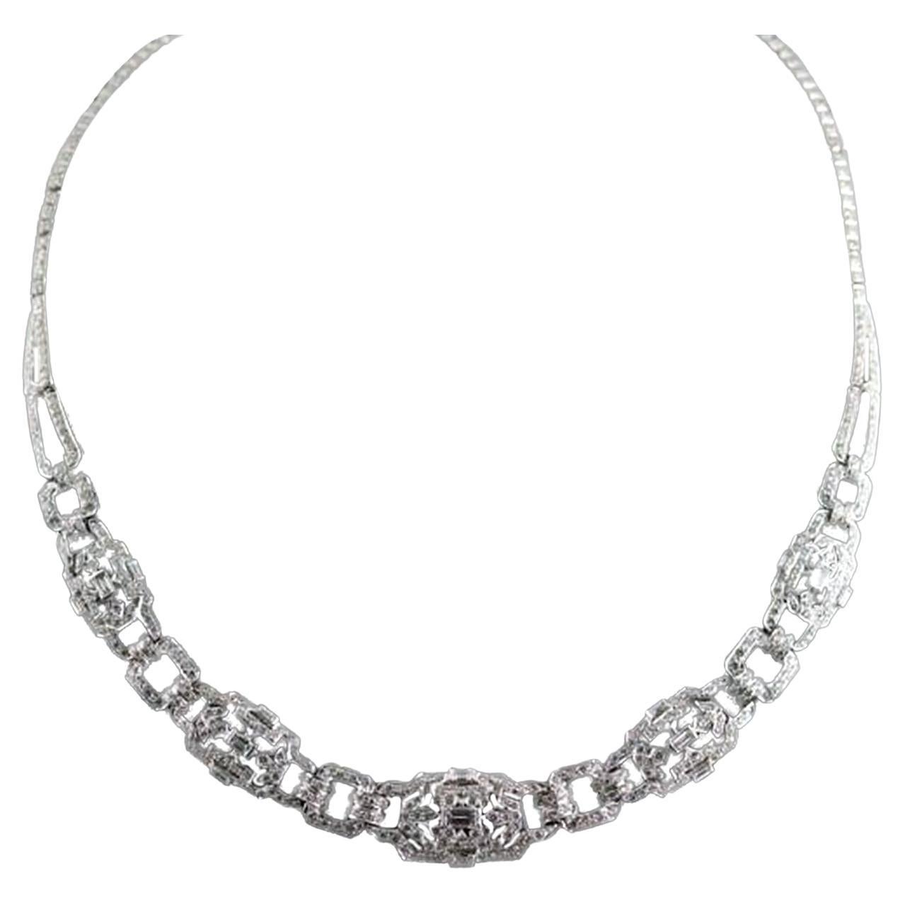 Art Deco Halskette, Reinheit VS1, 12,85 Karat Platin, runder Diamant im Smaragdschliff