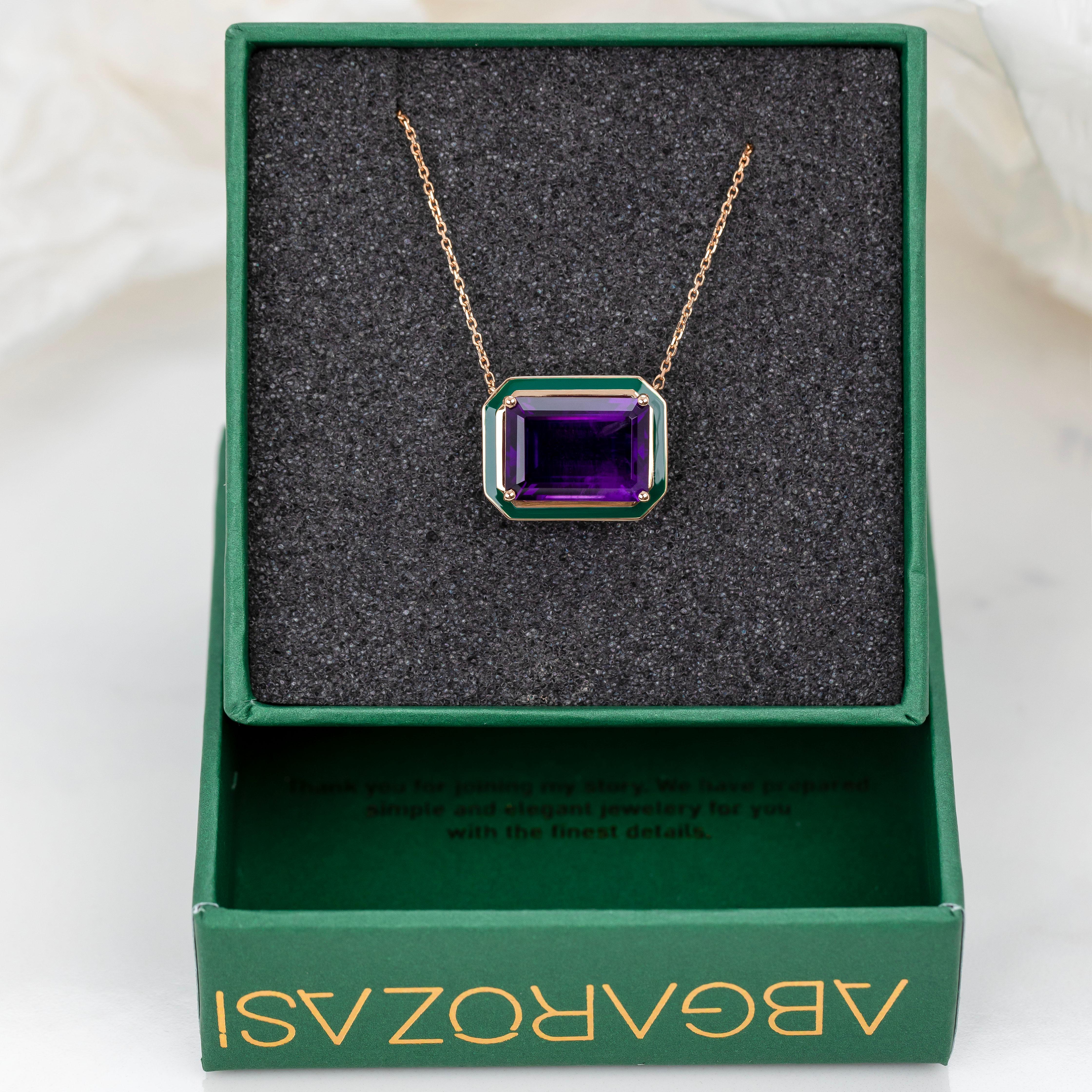 Emerald Cut Artdeco and Pendant Necklace, 6-7.00 ct Amethyst Stone Necklace, 14K Gold For Sale