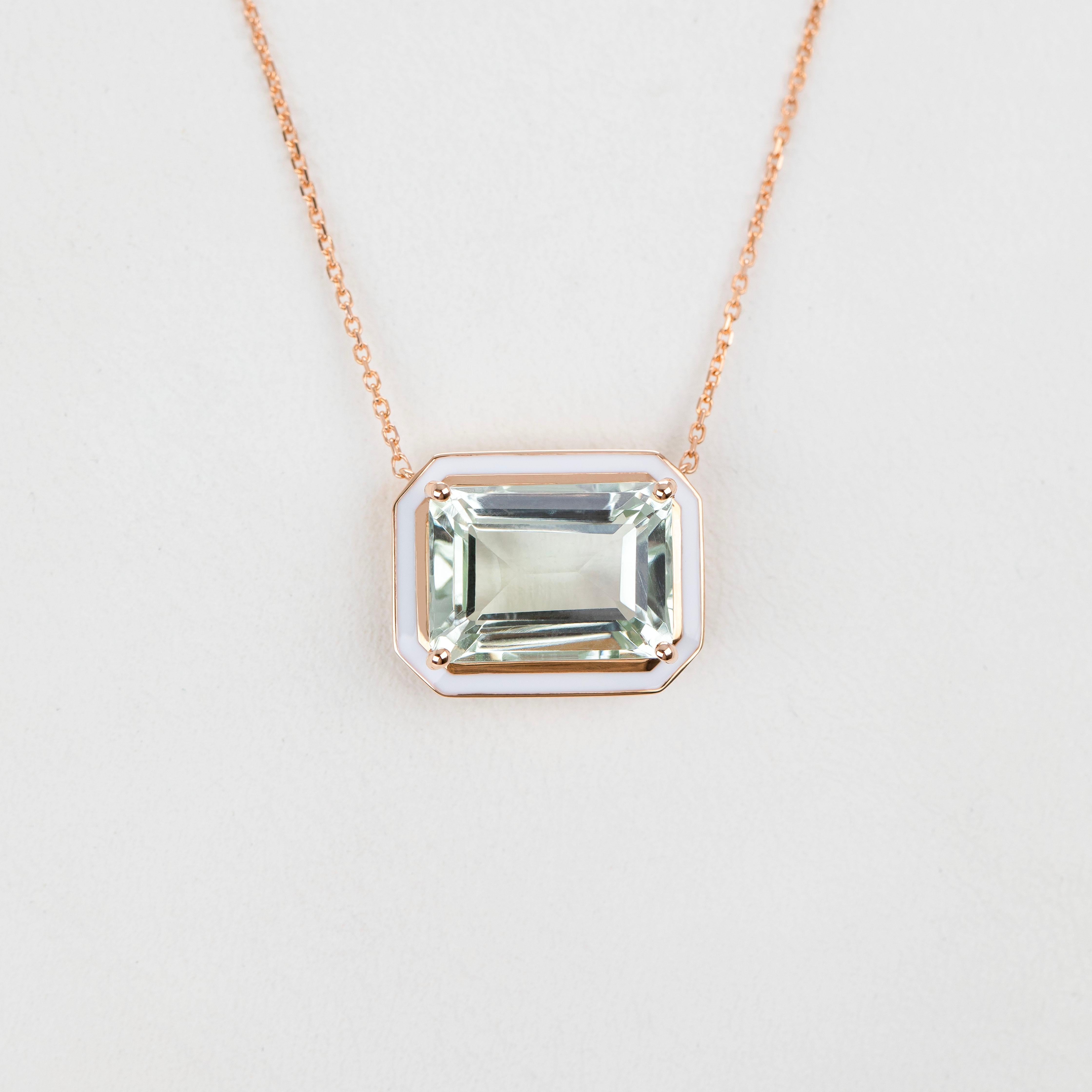 Art Deco Artdeco and Pendant Necklace, 6-7.00 ct Green Sapphire Stone Necklace, 14K Gold For Sale