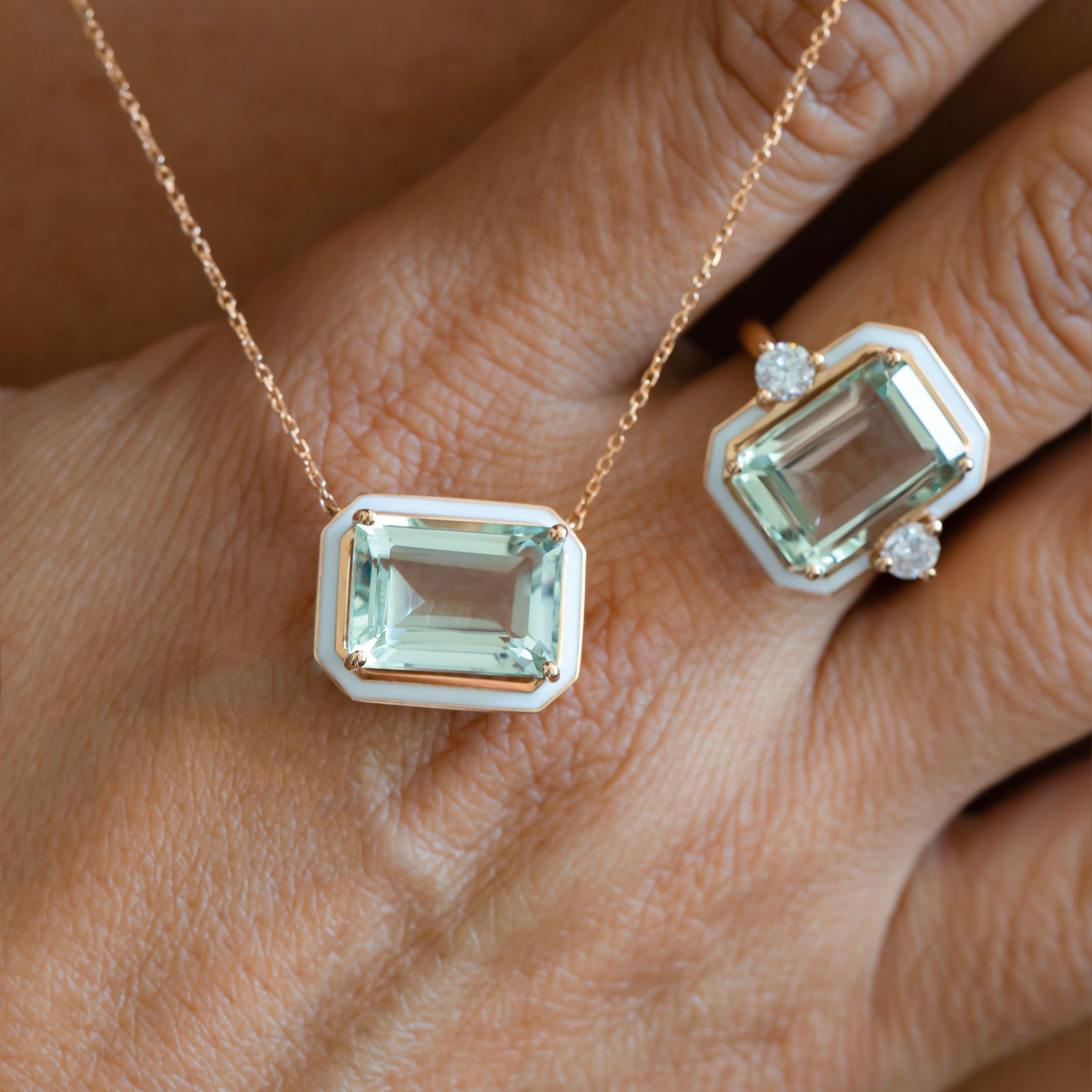 Artdeco and Pendant Necklace, 6-7.00 ct Green Sapphire Stone Necklace, 14K Gold For Sale 2