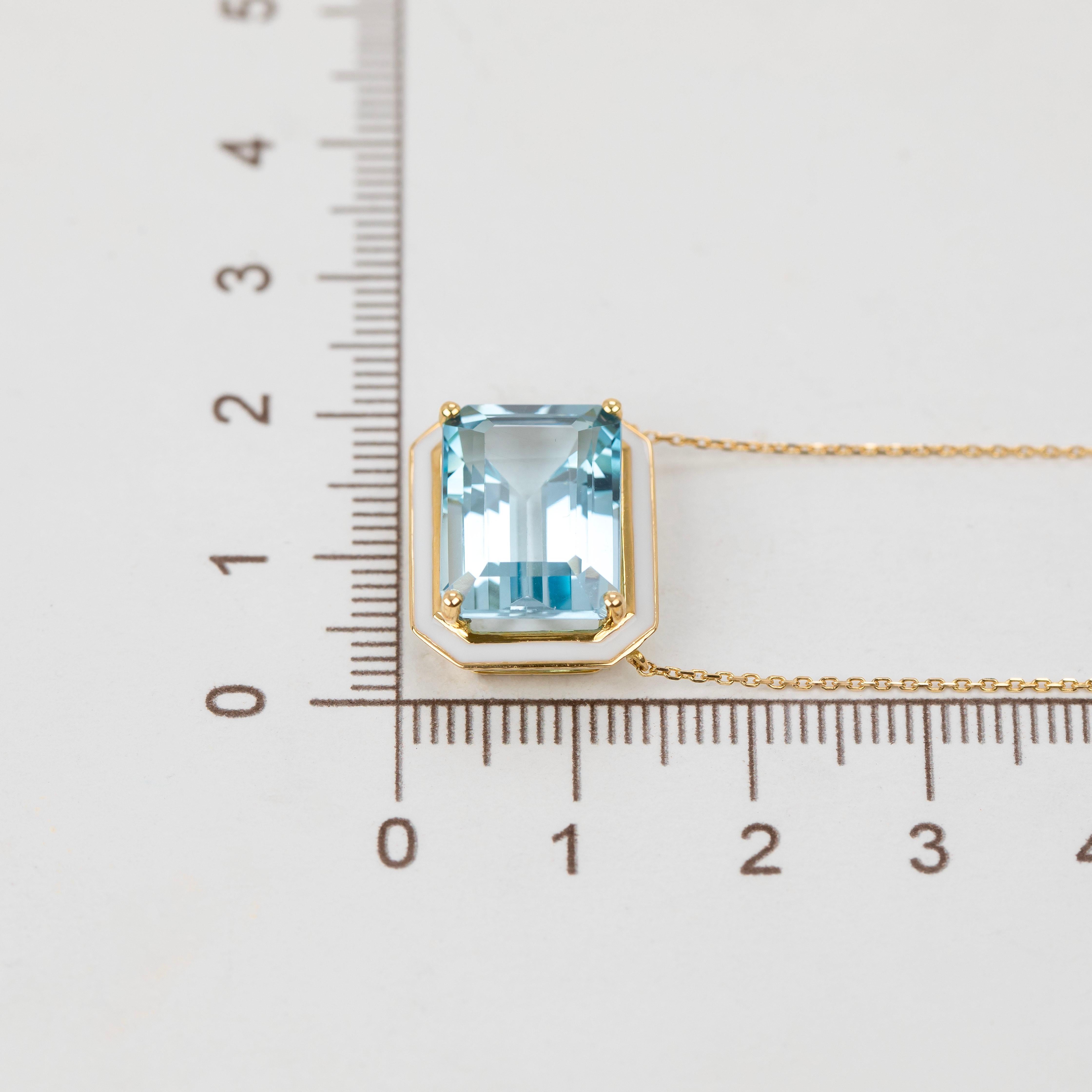 Collier Artdeco et pendentif, 6-7.00 ct Sky Topaz Stone Necklace, 14K Gold en vente 1
