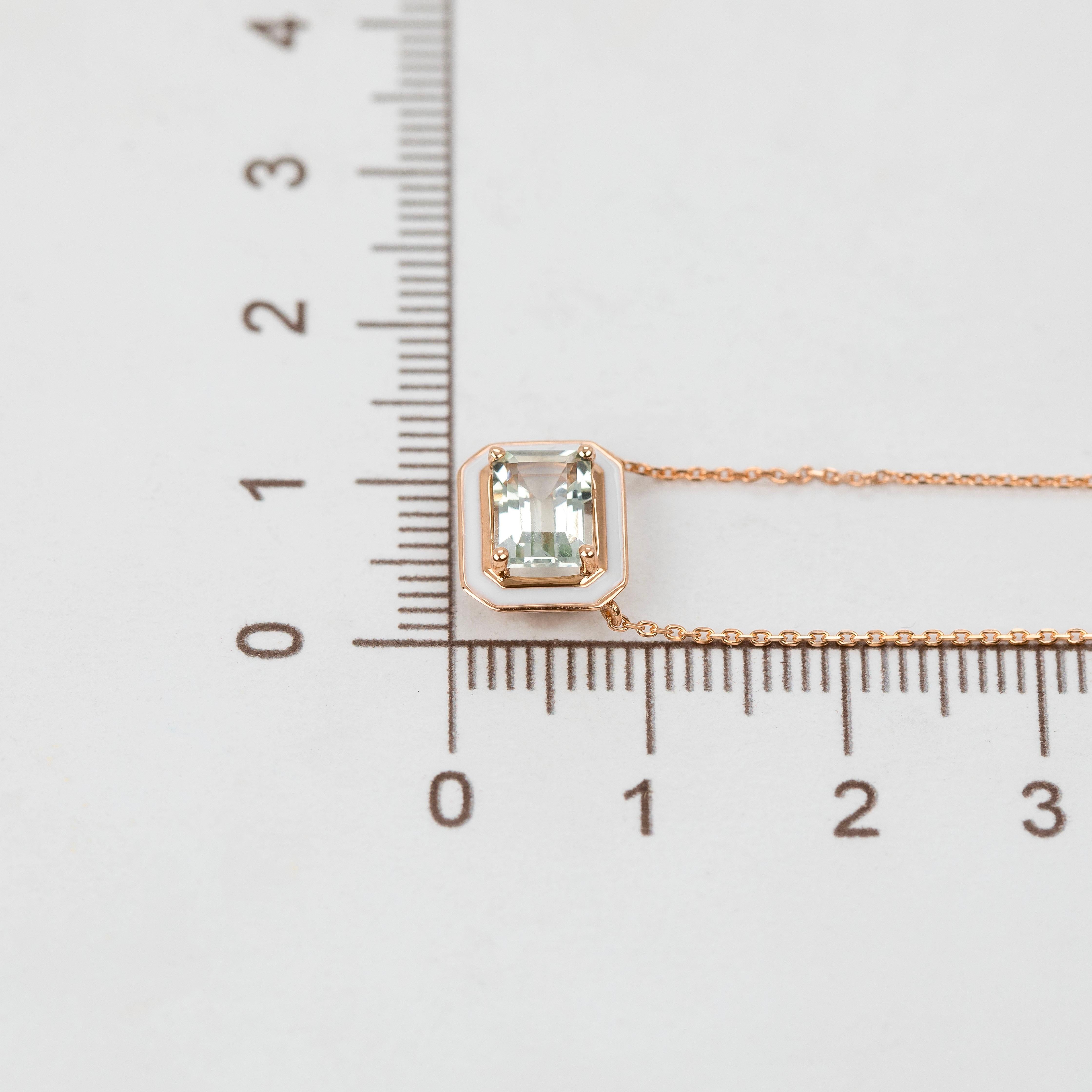 Women's Artdeco and Pendant Necklace, Green Sapphire Stone Necklace, 14K Gold For Sale