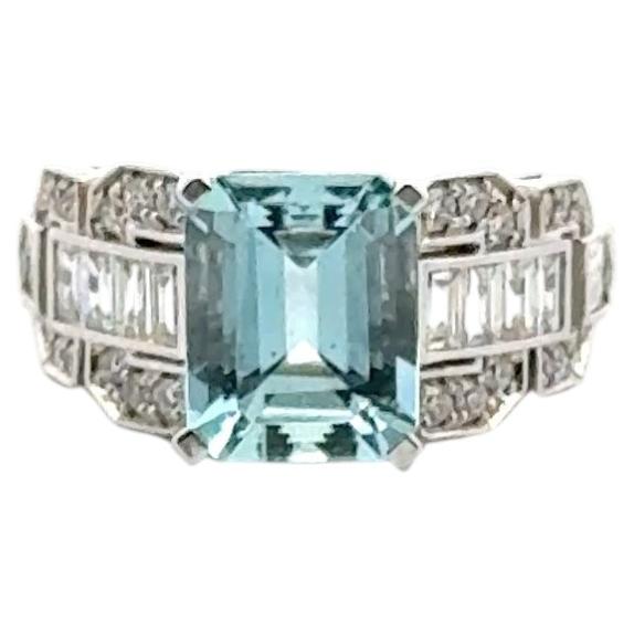 Artdeco Aquamarin-Diamantring aus 18-karätigem Weißgold für Sie im Angebot