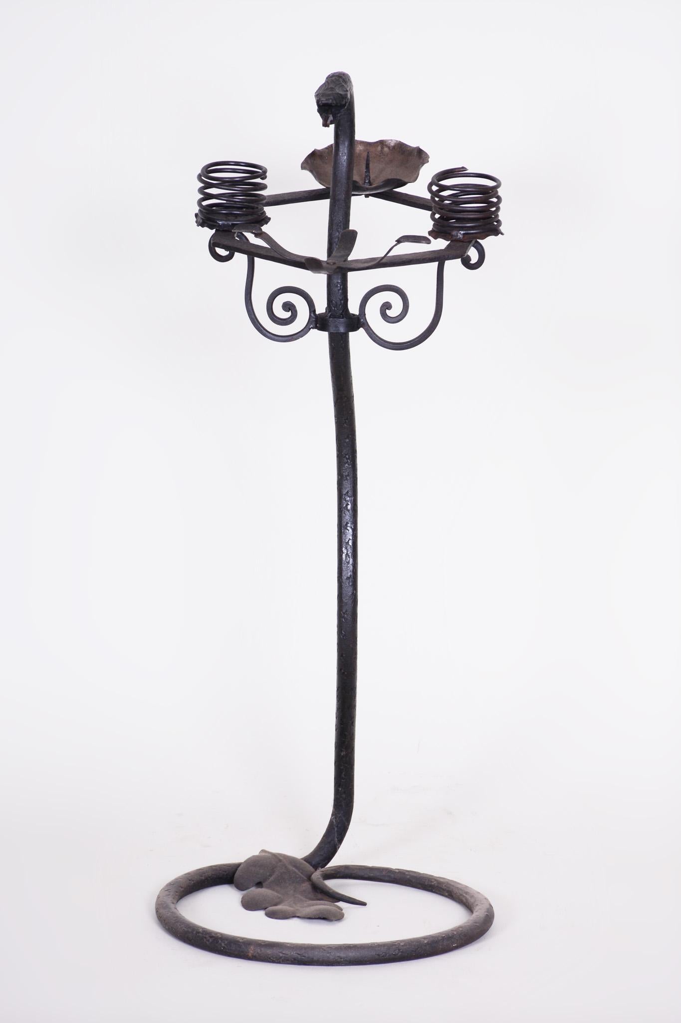 Snake theme candelabrum stand
Material: Wrought iron
Source: Austria - Wien
Period: 1920-1929.





    