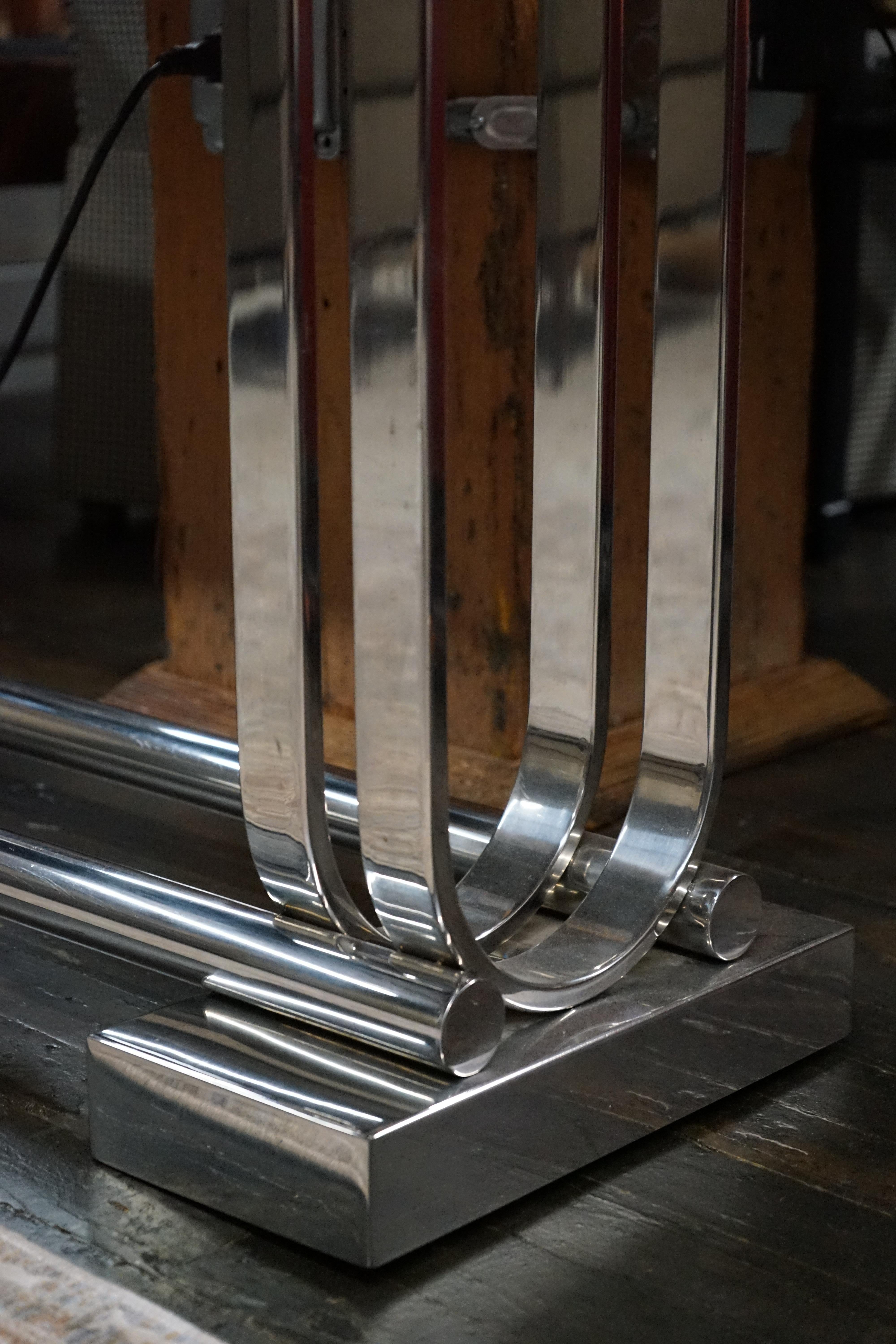 Table console ArtDeco avec base en chrome poli et plateau en laque noire en vente 1