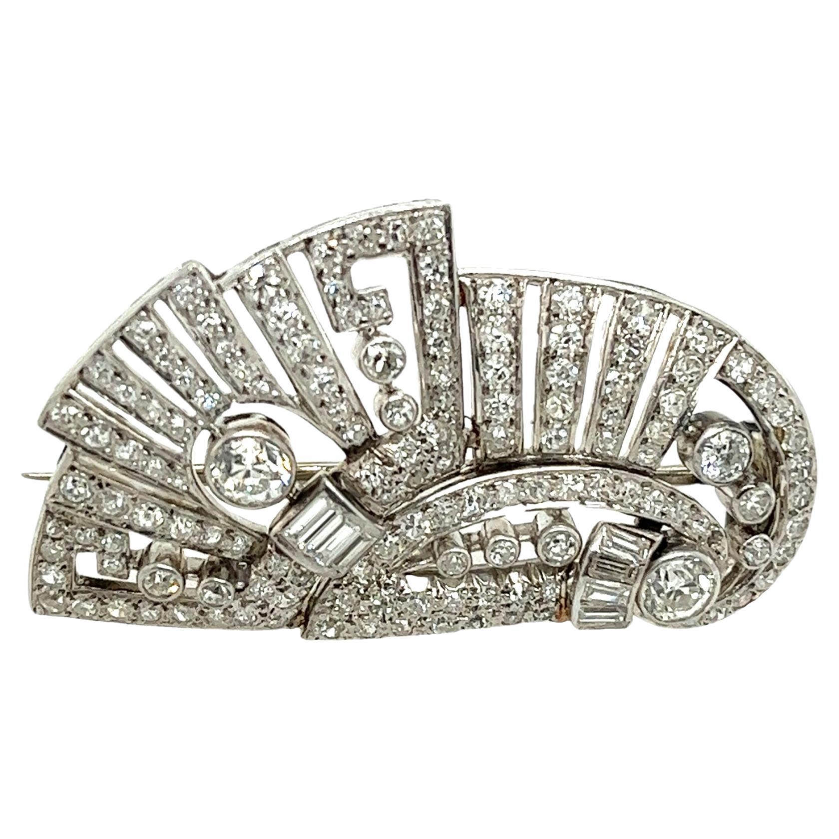Artdeco Platinum Diamond Brooch Set with 1.80ct Round & Baguette Diamonds For Sale
