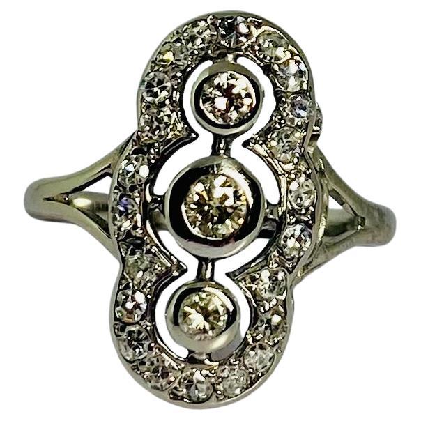 Artdeco princess ring with rose cut diamonds. Absolutely stunning ring with rose cut diamonds in white golden setting made of 14 carat. The diamonds are set in white gold with 25 diamonds in total with an estimated carat of 1.80. In the center you
