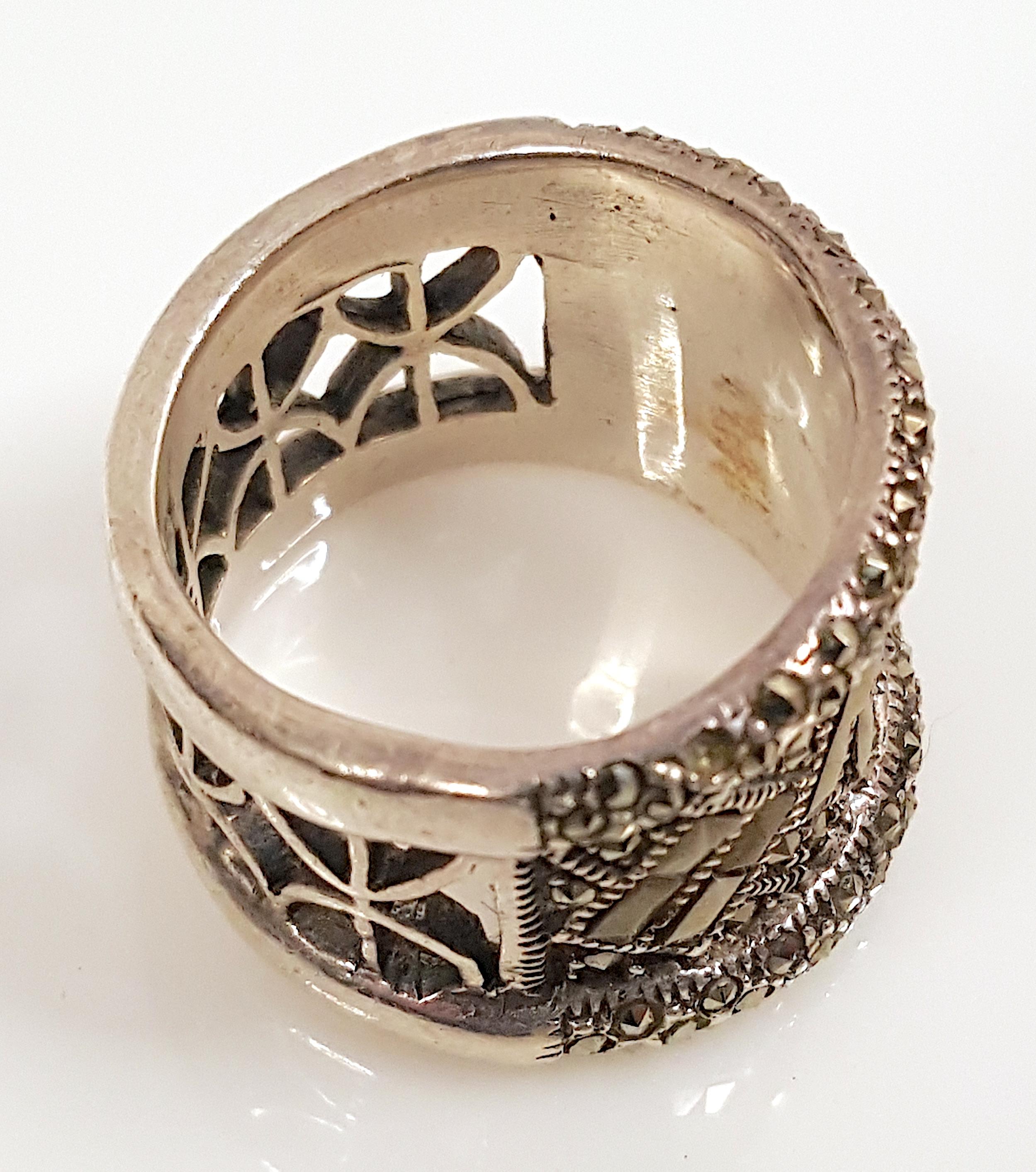 ArtDeco Marcasite&Pyrite Sparkly SterlingSilver GeometricWideFiligree Band Ring In Good Condition For Sale In Chicago, IL