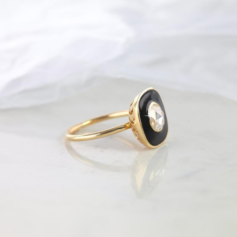 Artdeco Style 0.66 Carat Rose Cut Diamond Gold Ring with Black Enameled In New Condition For Sale In ISTANBUL, TR