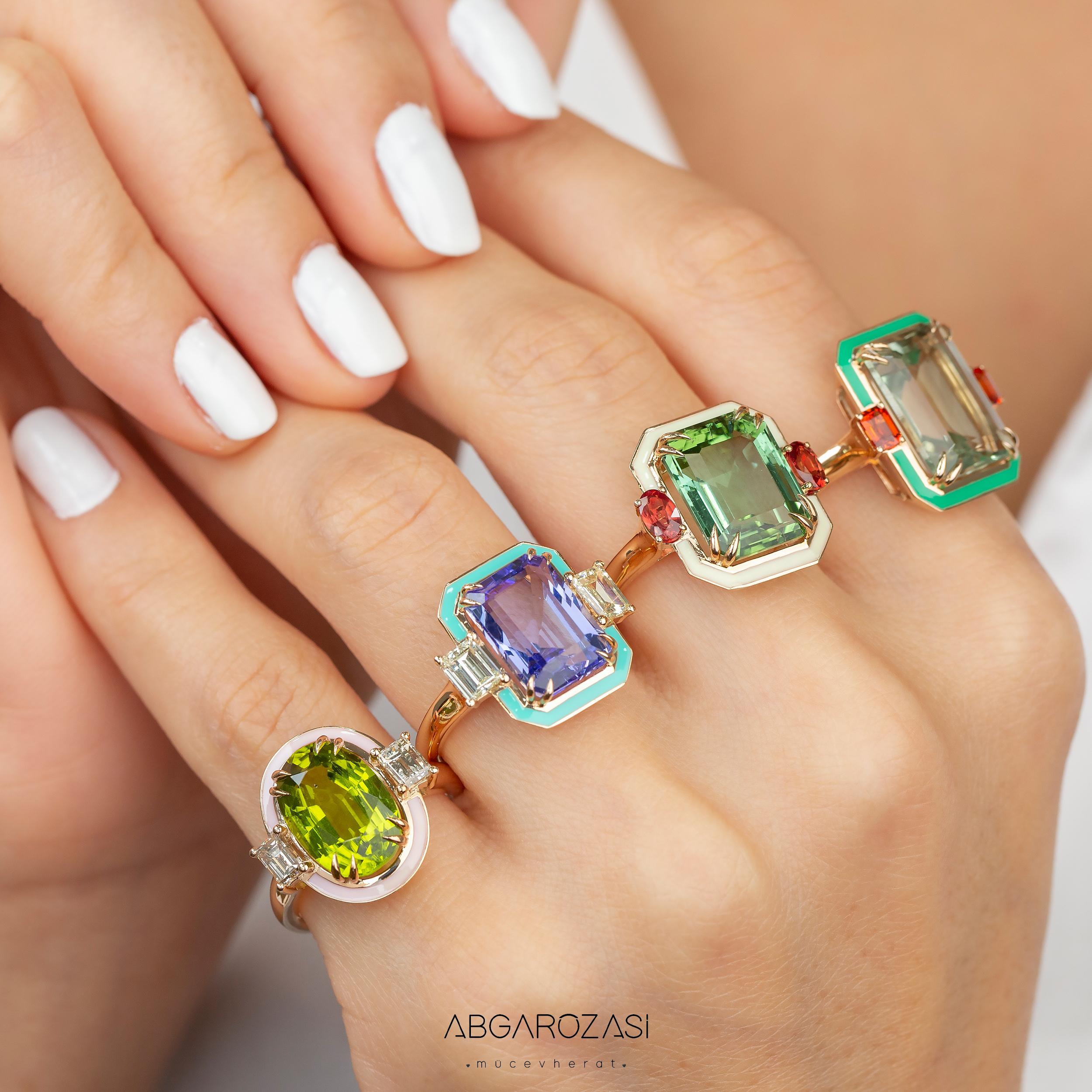 14k Solid Gold Vintage Emerald Cocktail Rings, Art Deco Gemstone Jewelry Ring For Sale 1