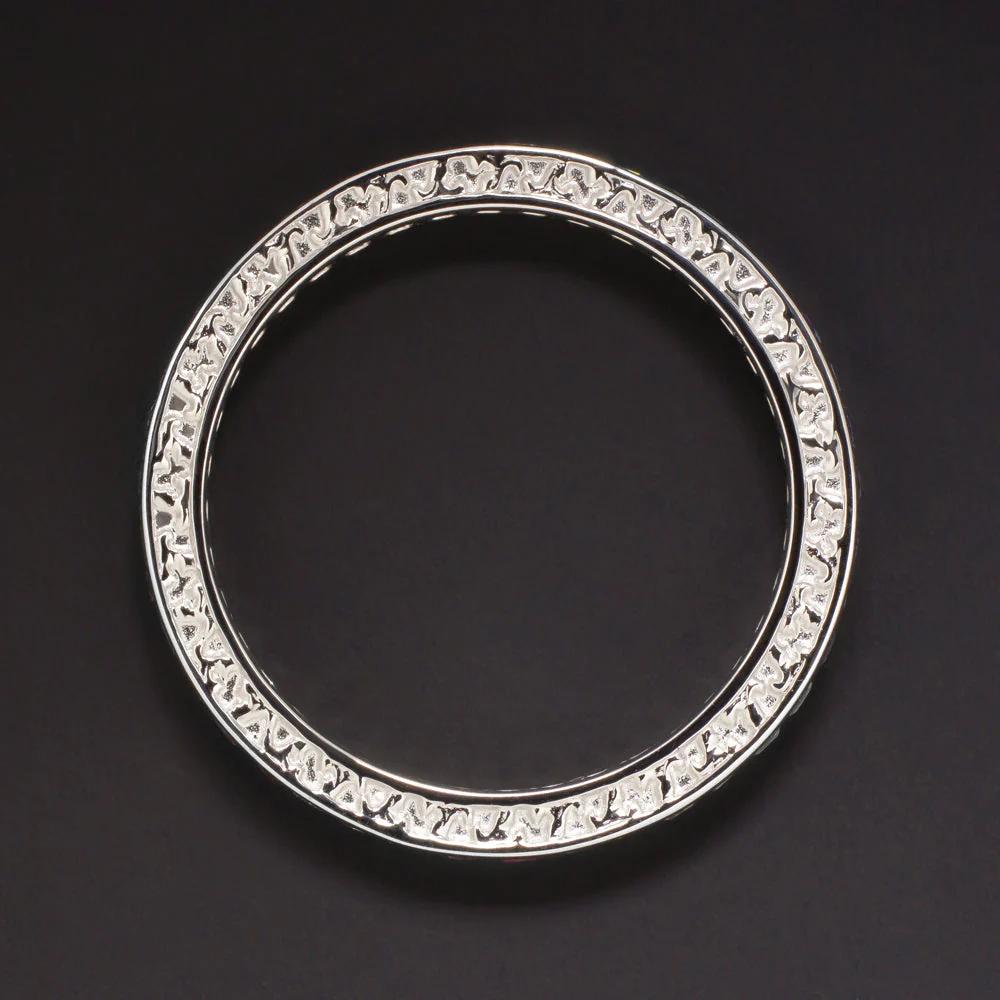 Eternity-Ring aus 14 Karat Weißgold mit französischem geschliffenem Smaragd im Arte-Deco-Stil (Art déco) im Angebot