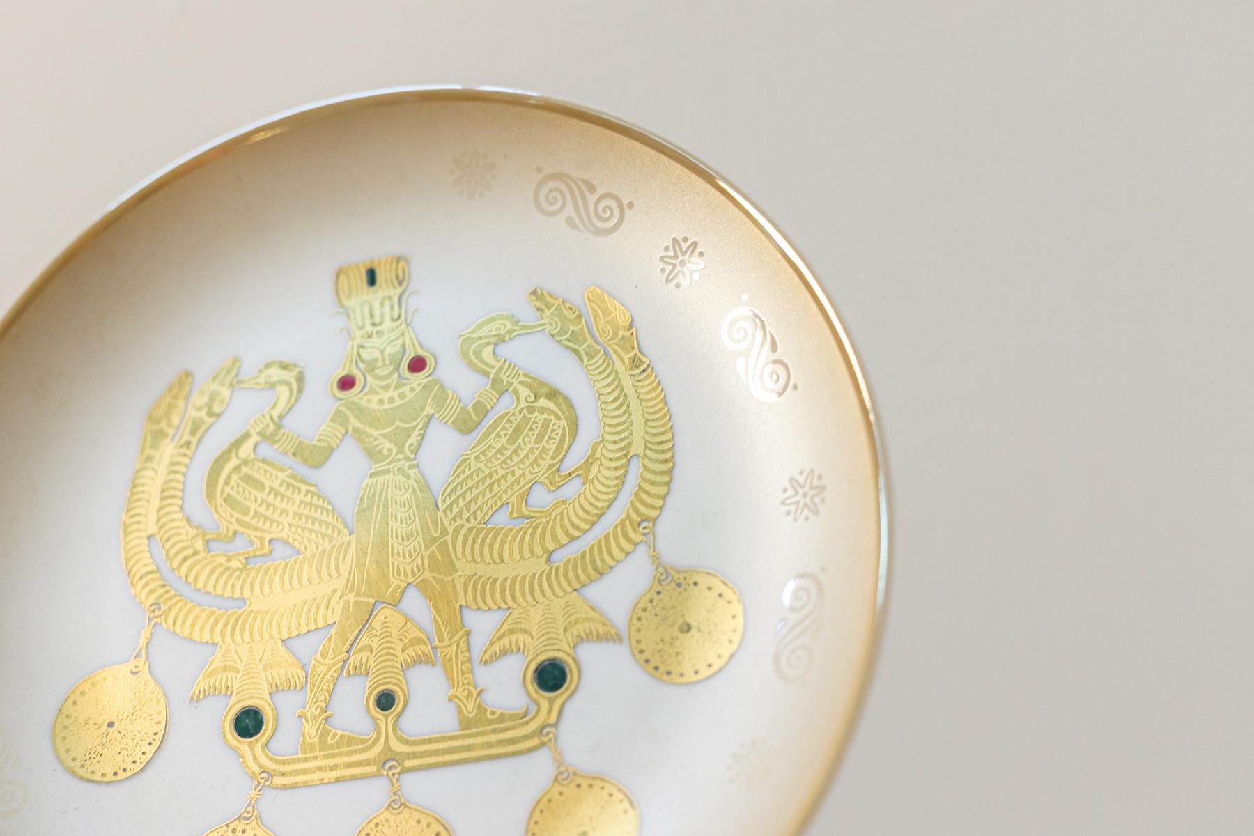 Cinq assiettes en porcelaine Arte Morbelli avec inserts dorés 24 carats en vente 4