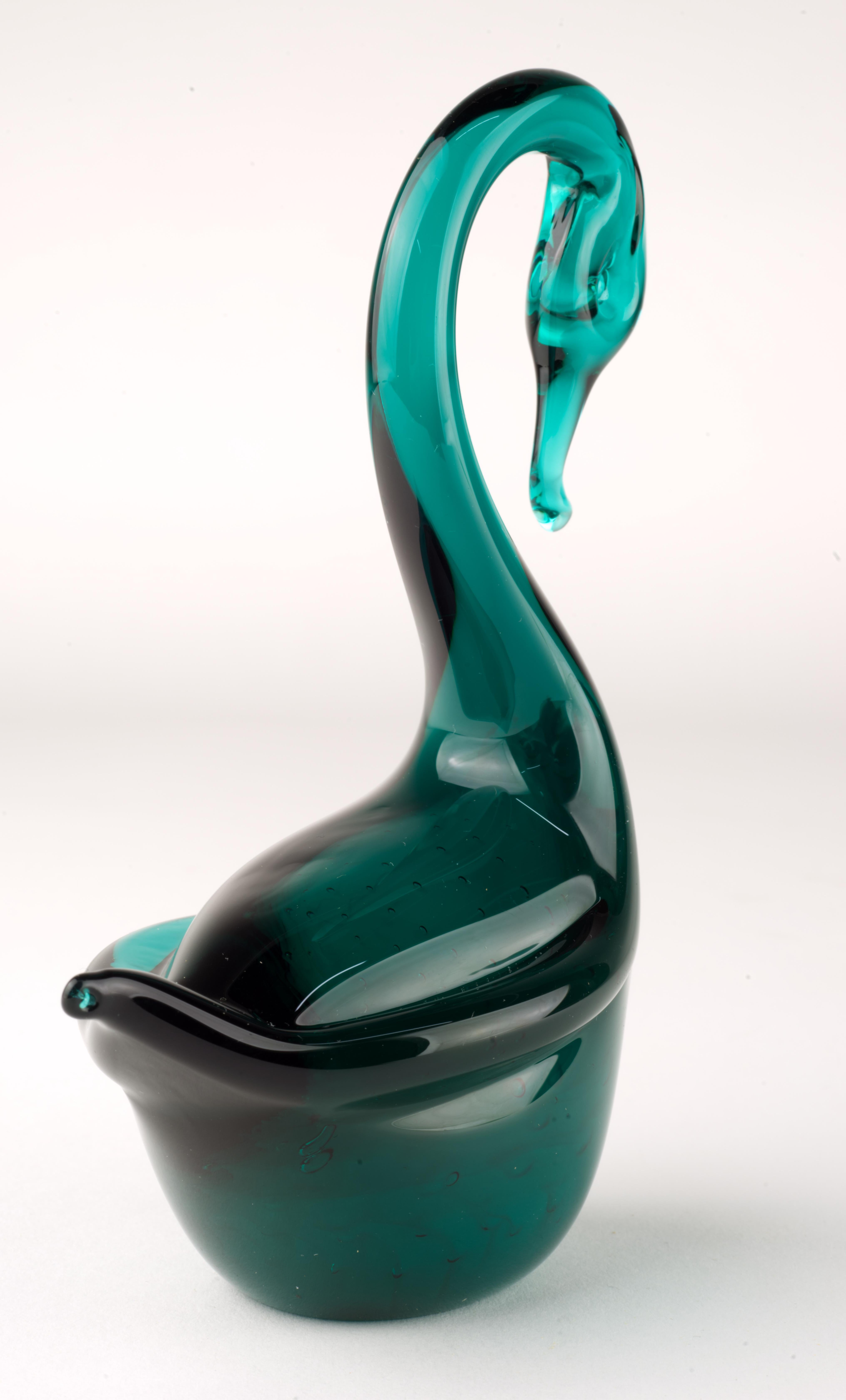 Arte Murano Swan Green White Sommerso Glass Figurine Paperweight In Good Condition For Sale In Clifton Springs, NY