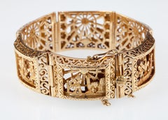 Arte Orfebre Peruvian Shadowbox Scene Bracelet in Yellow Gold