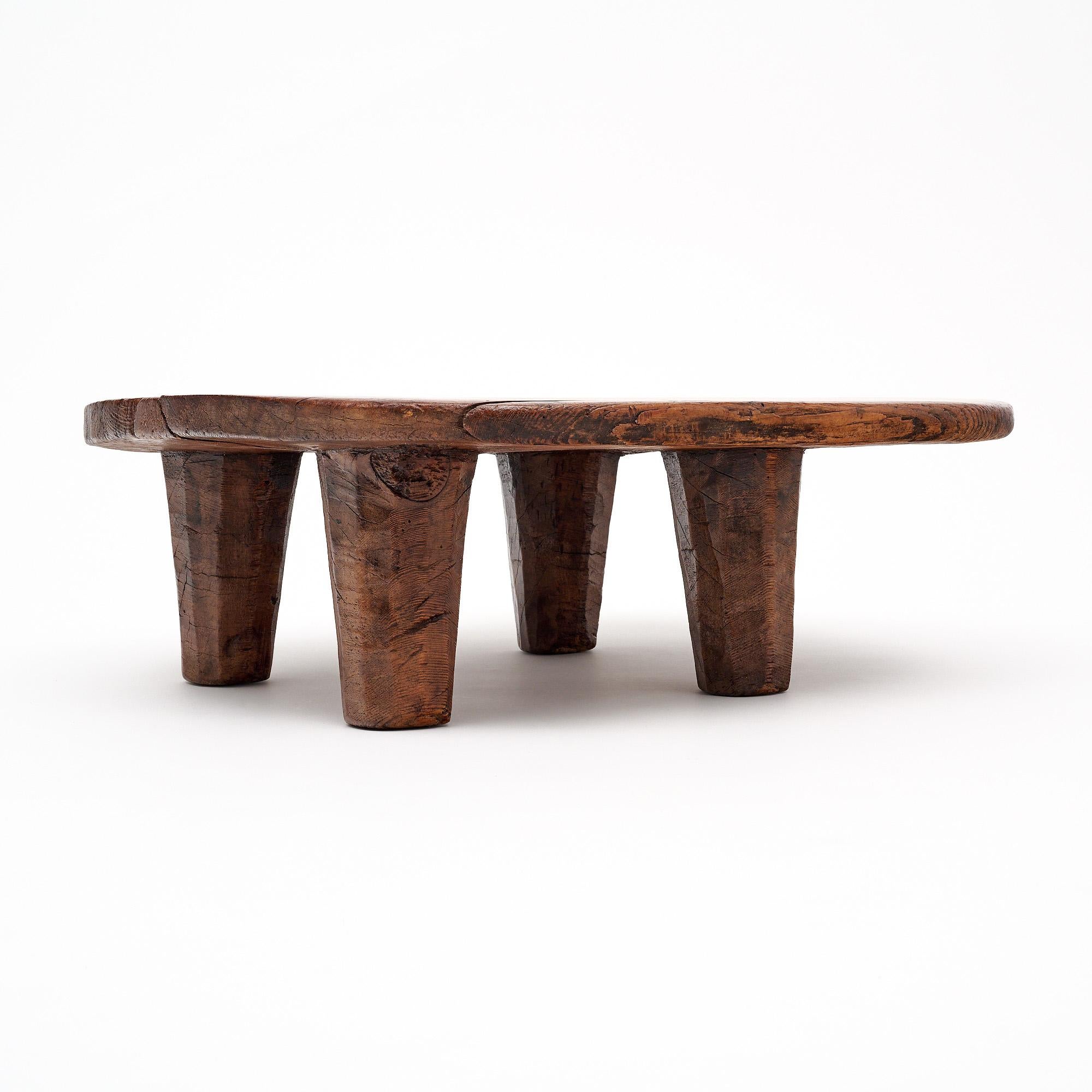 Arte Povera Italienischer Antiker Niedriger Tisch im Angebot 1