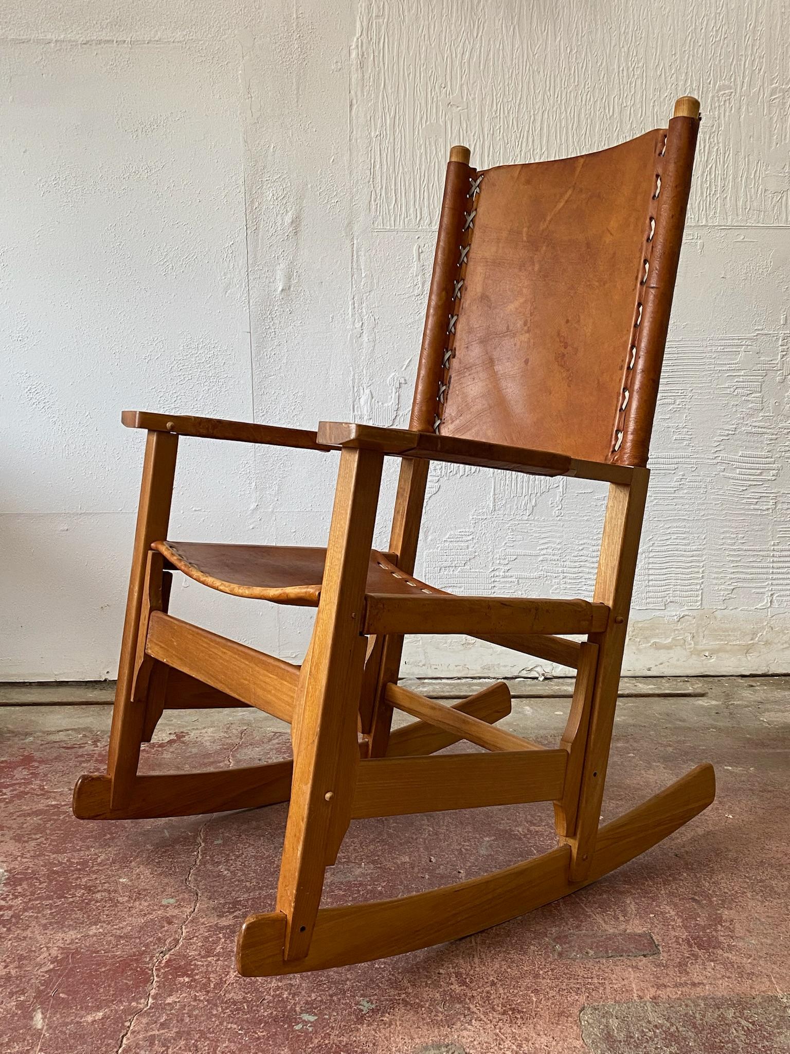 Mid-Century Modern Arte Sano, Cognac Leather Rocking Chair, Colombia, 1970's For Sale