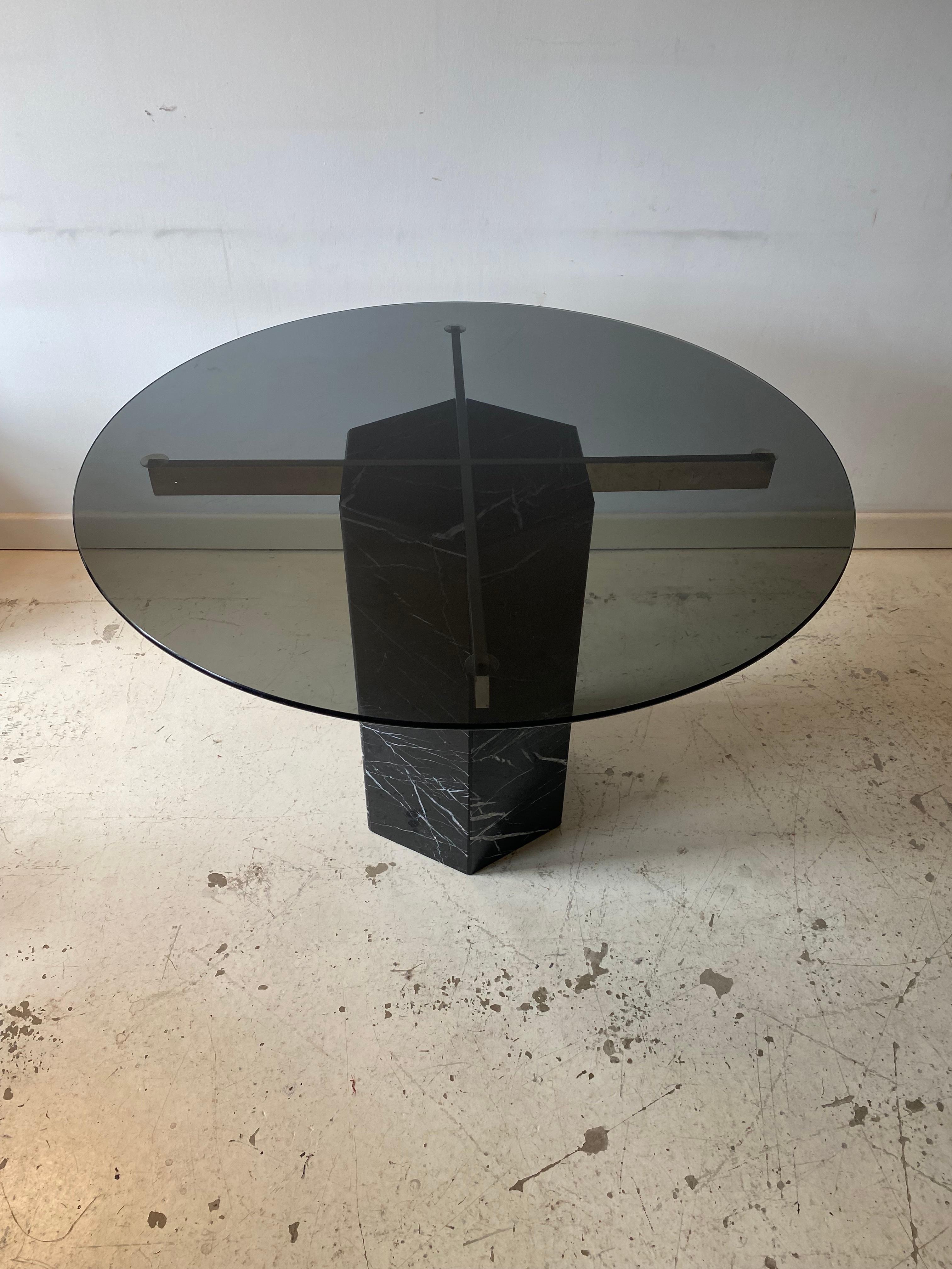 Artedi Black Marble Glass Chrome Round Dining Table MidCentury Modern 1970s 80s  For Sale 3