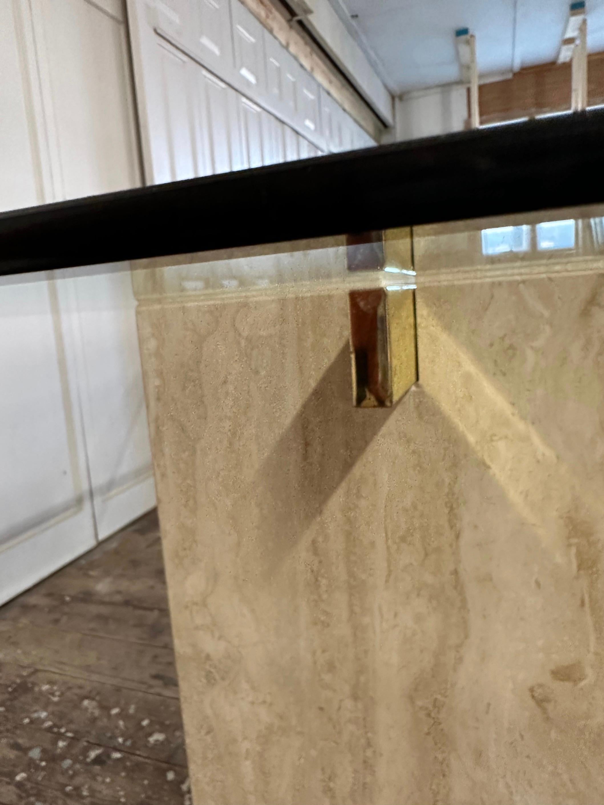 Artedi Post Mesa de comedor moderna de mármol y cristal Posmoderno en venta