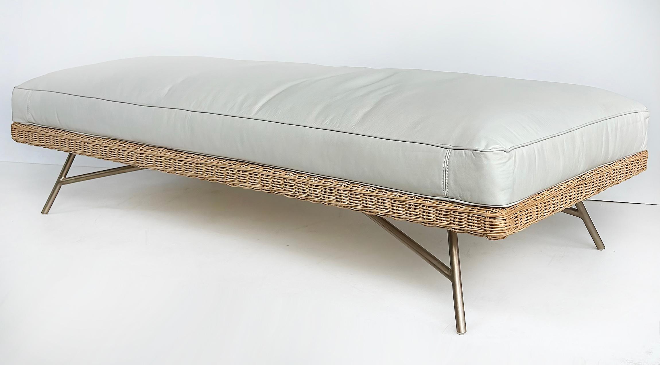Moderne Artefacto Banc en cuir Indiana par Patricia Anastassiadis en vente