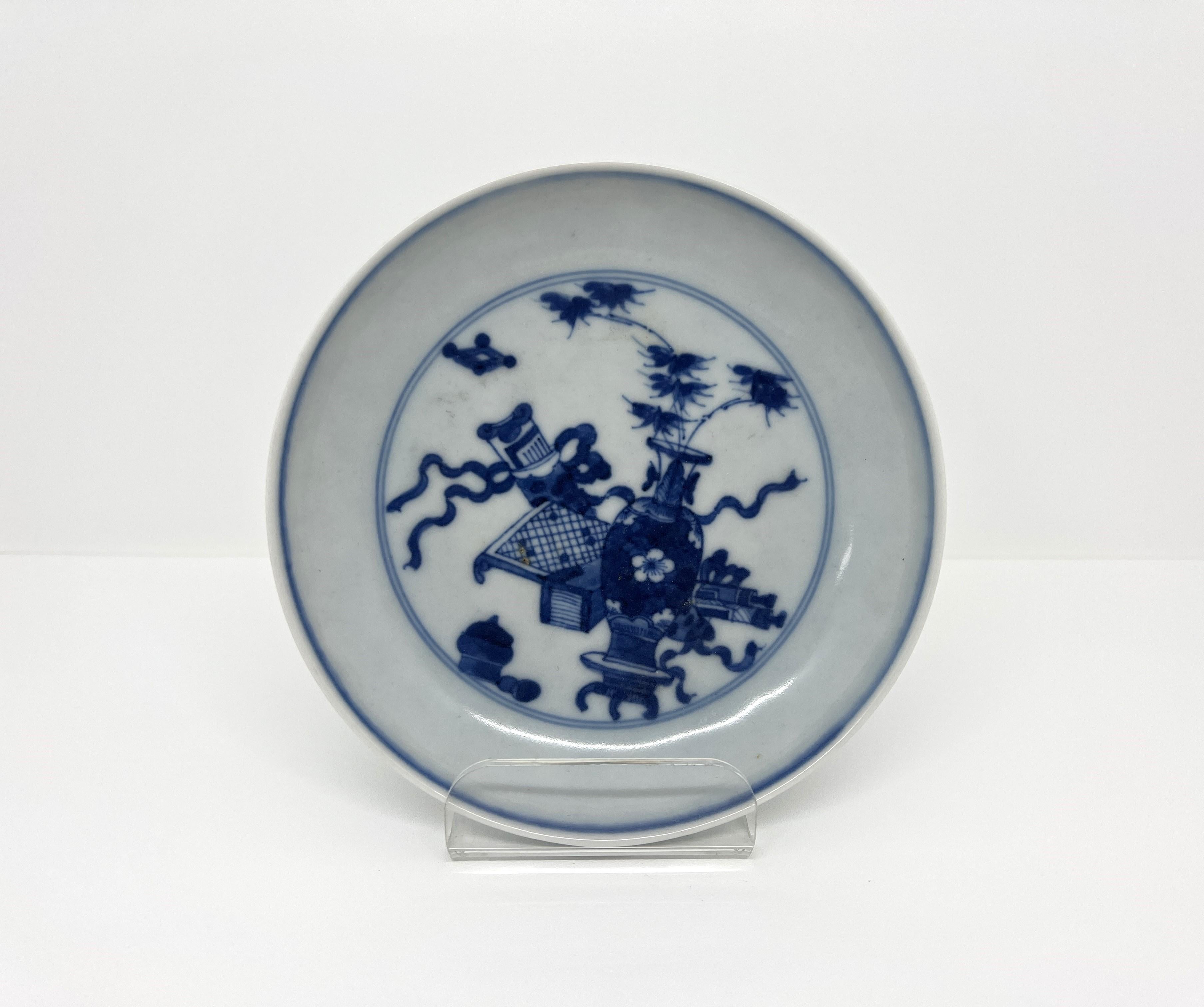 Artefacts de l'assiette à motif Literati vers 1725, Dynastie Qing, ère Kangxi Bon état - En vente à seoul, KR