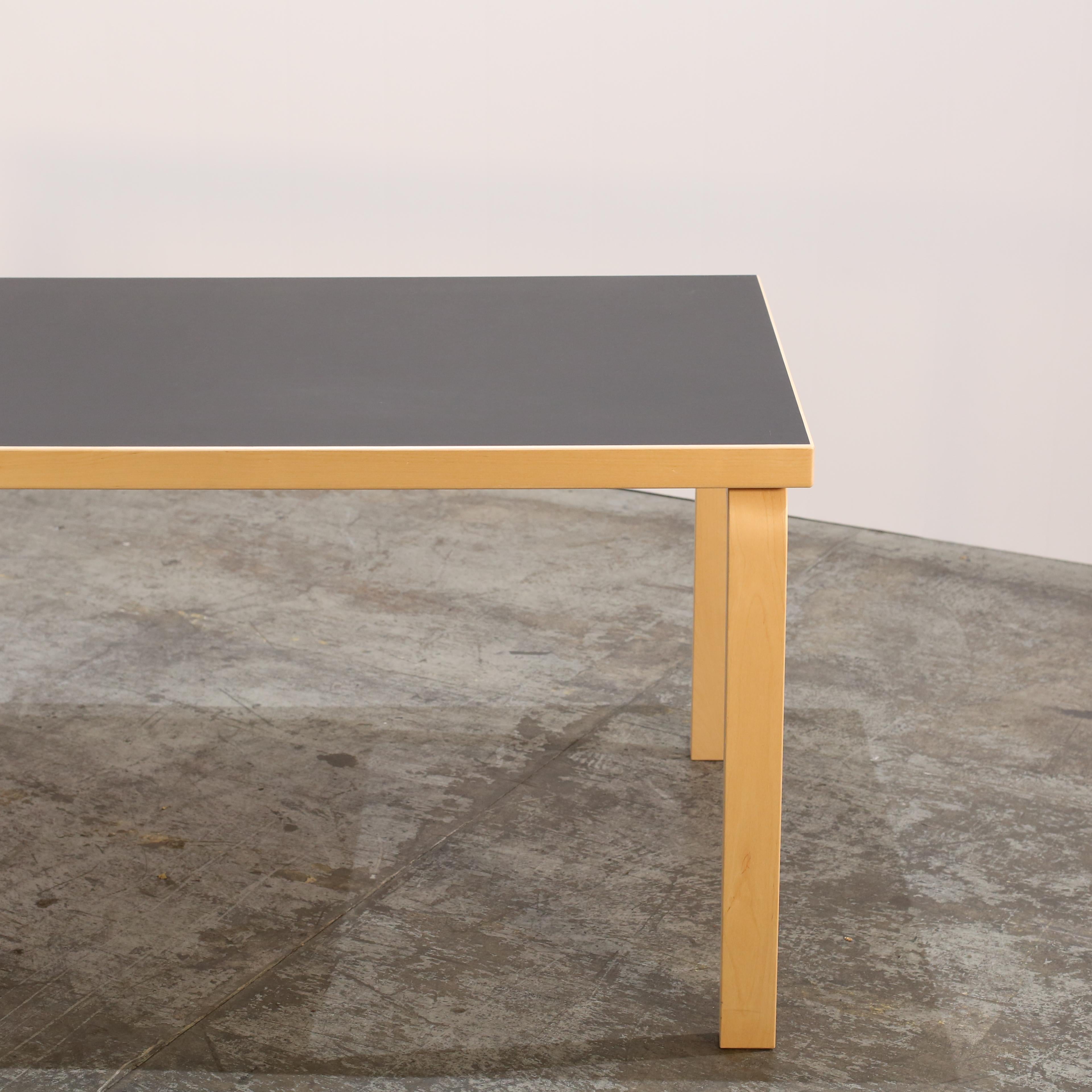Artek Aalto 83 Table by Alvar Aalto In Good Condition For Sale In Basildon, London