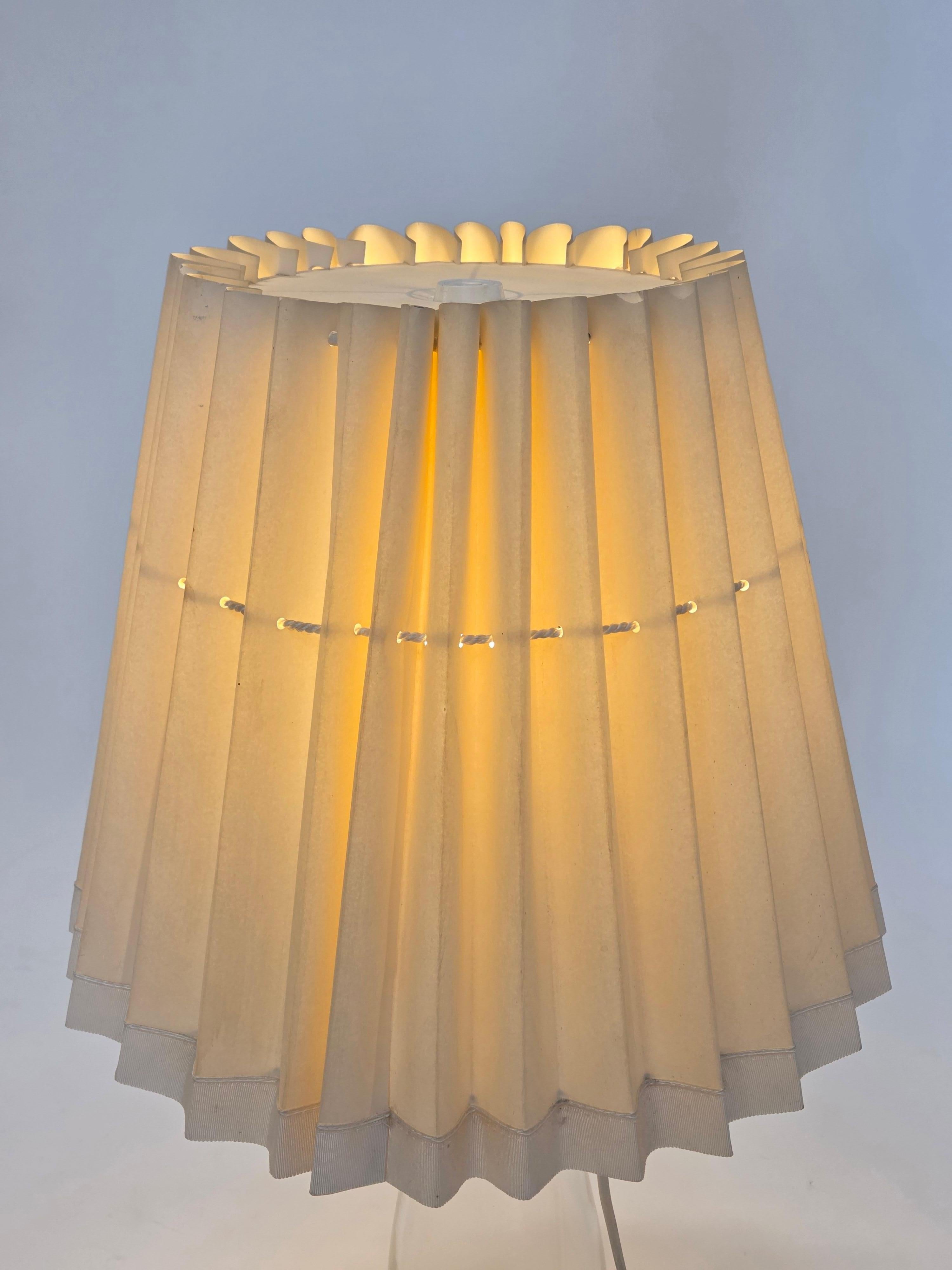 Scandinave moderne Artek M510 Lampe à poser de Maire Gullichsen Finlande en vente