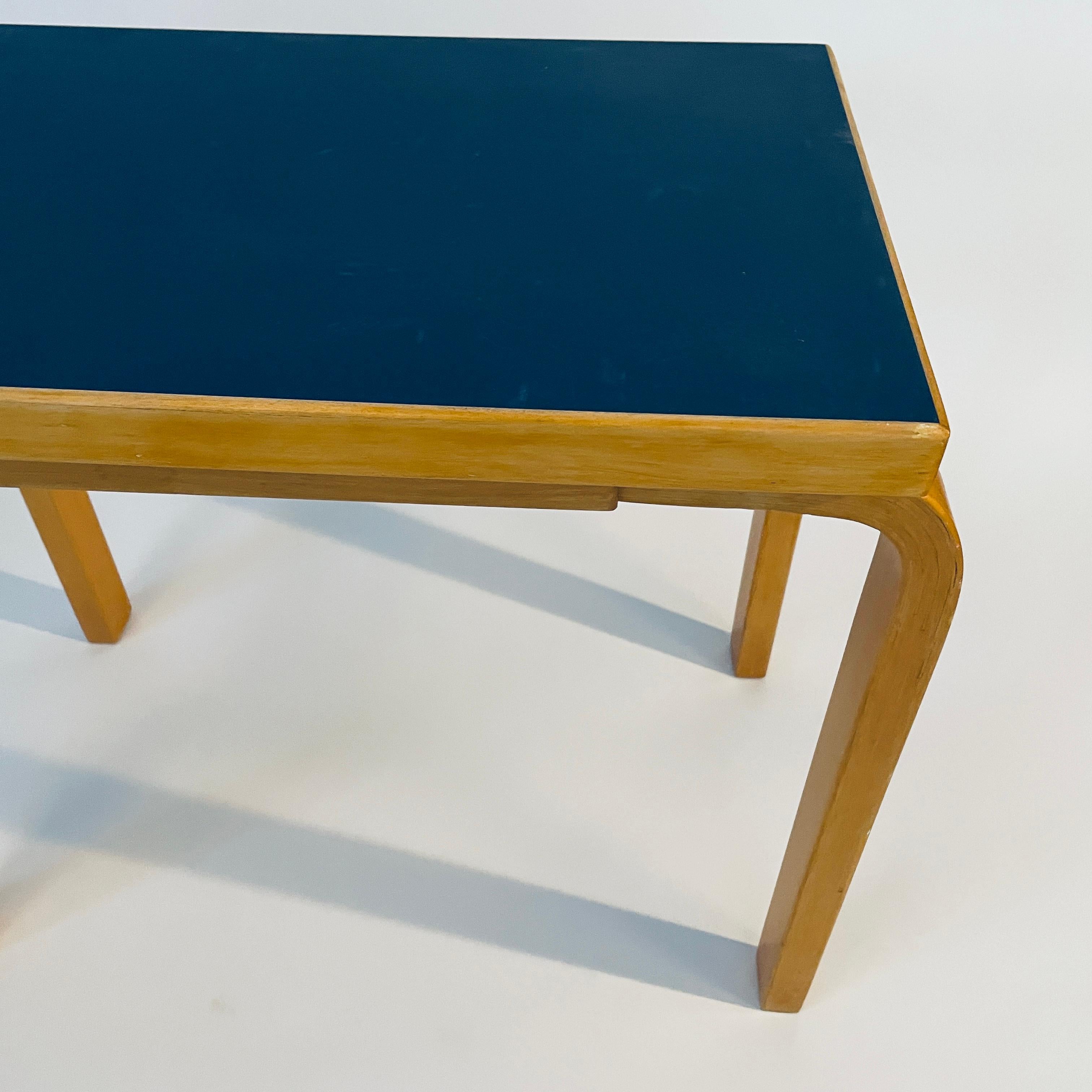 Mid-Century Modern Artek Side Table by Alvar Aalto. !950´s