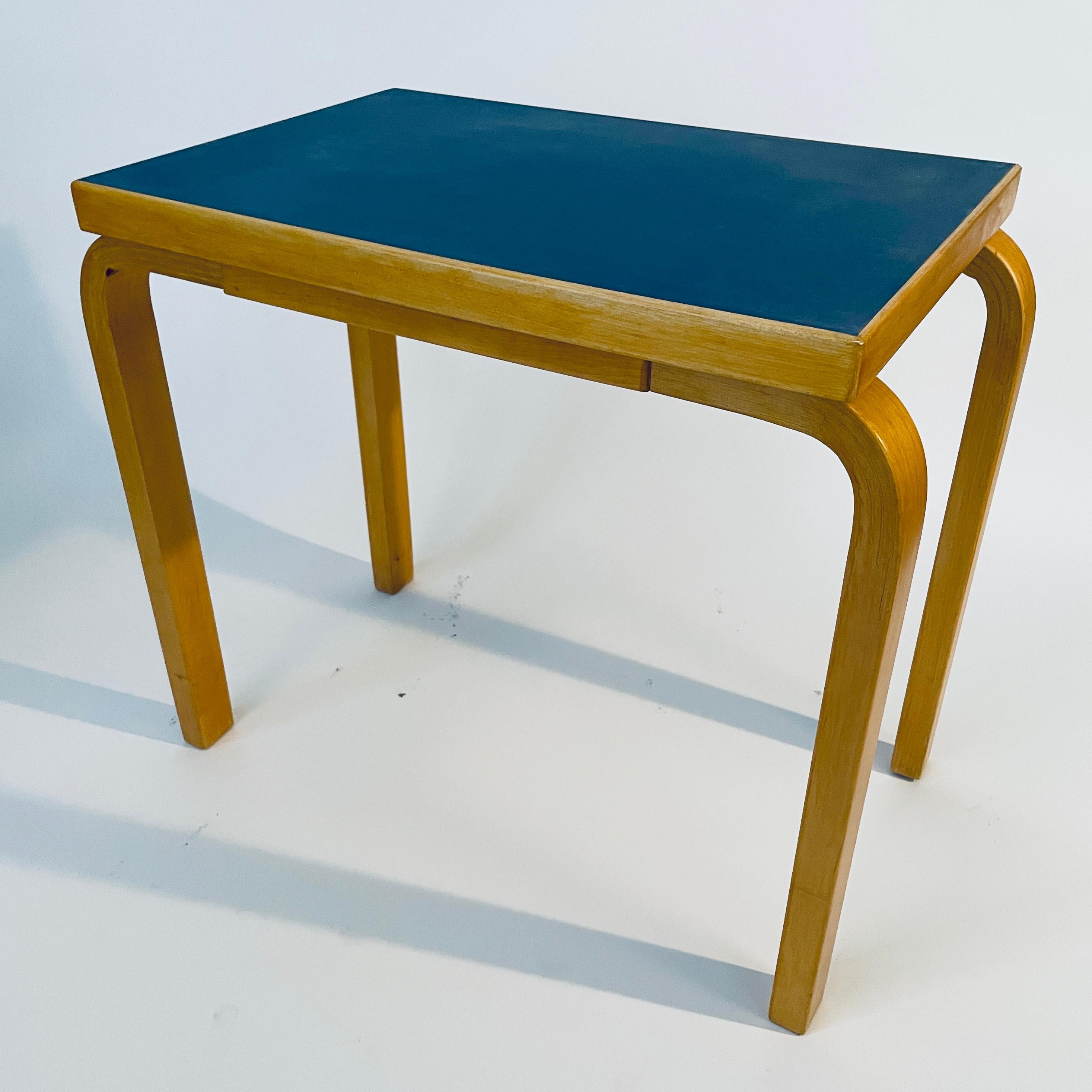 Artek Side Table by Alvar Aalto. !950´s 2