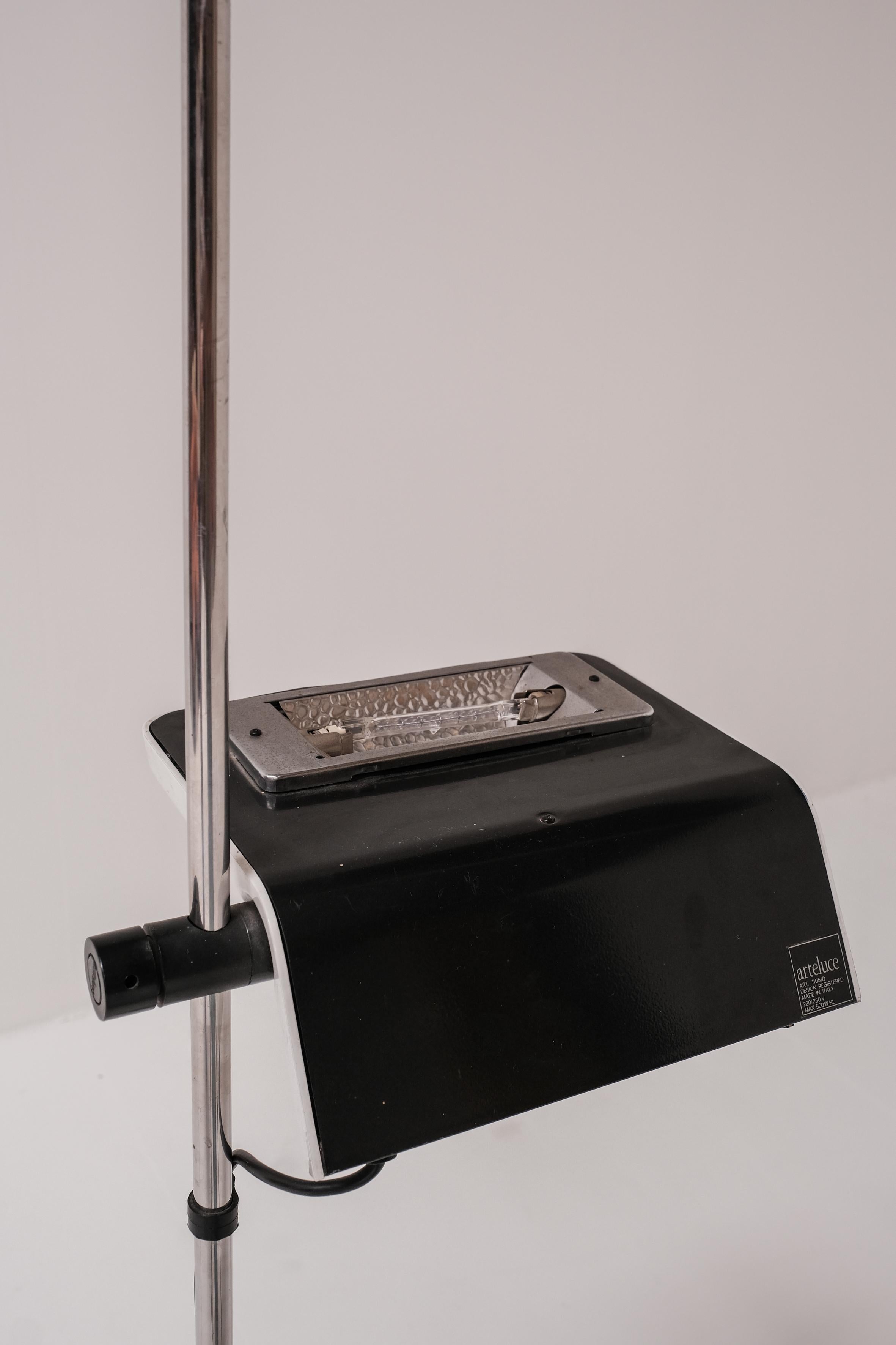 Arteluce Chrome floorlamp Designed by Bruno Gecchelin Model 1105 For Sale 1