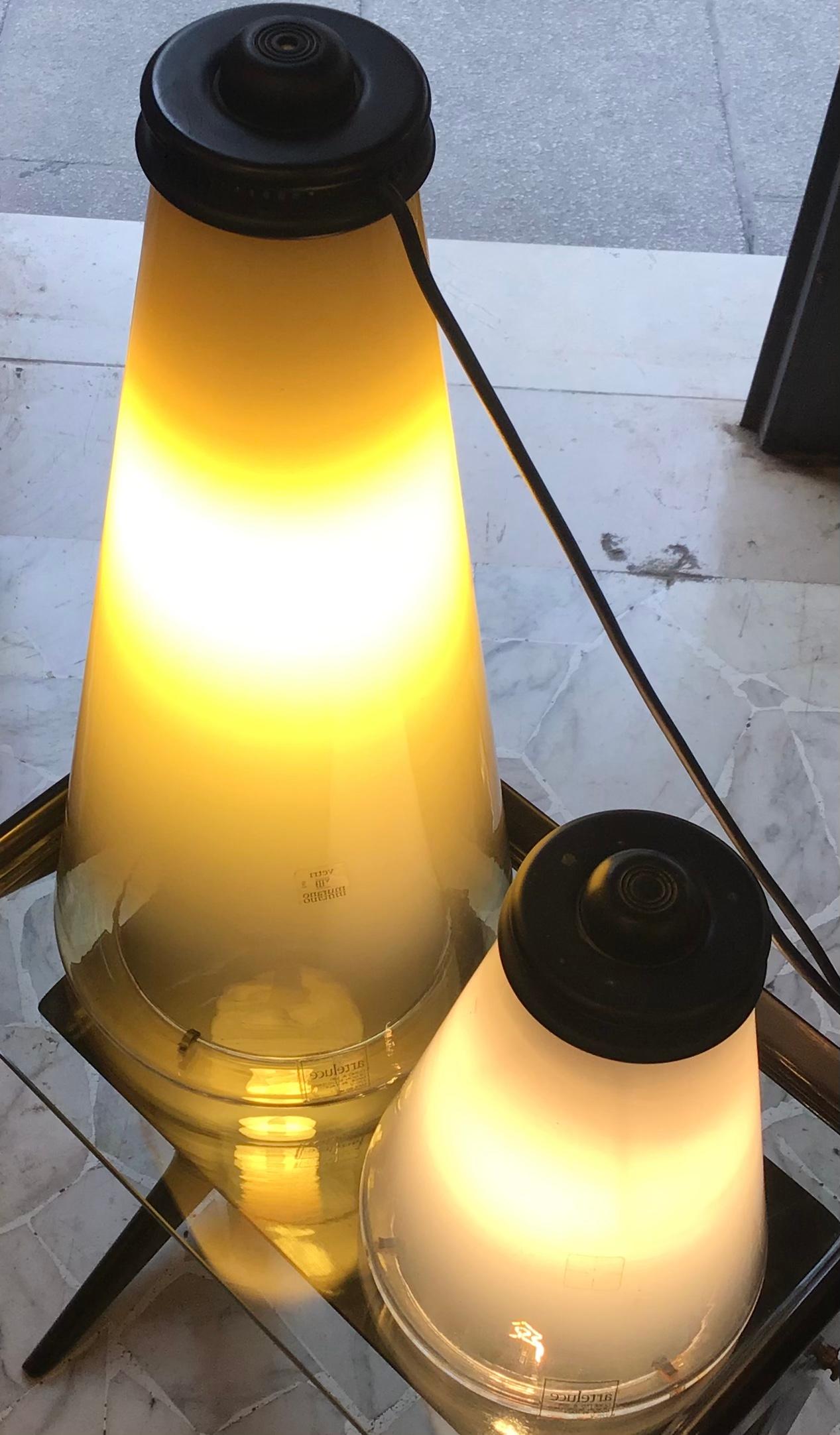 Arteluce Couple de lampes de table 'Cone et Conetto' Verre 1975 Italie en vente 3
