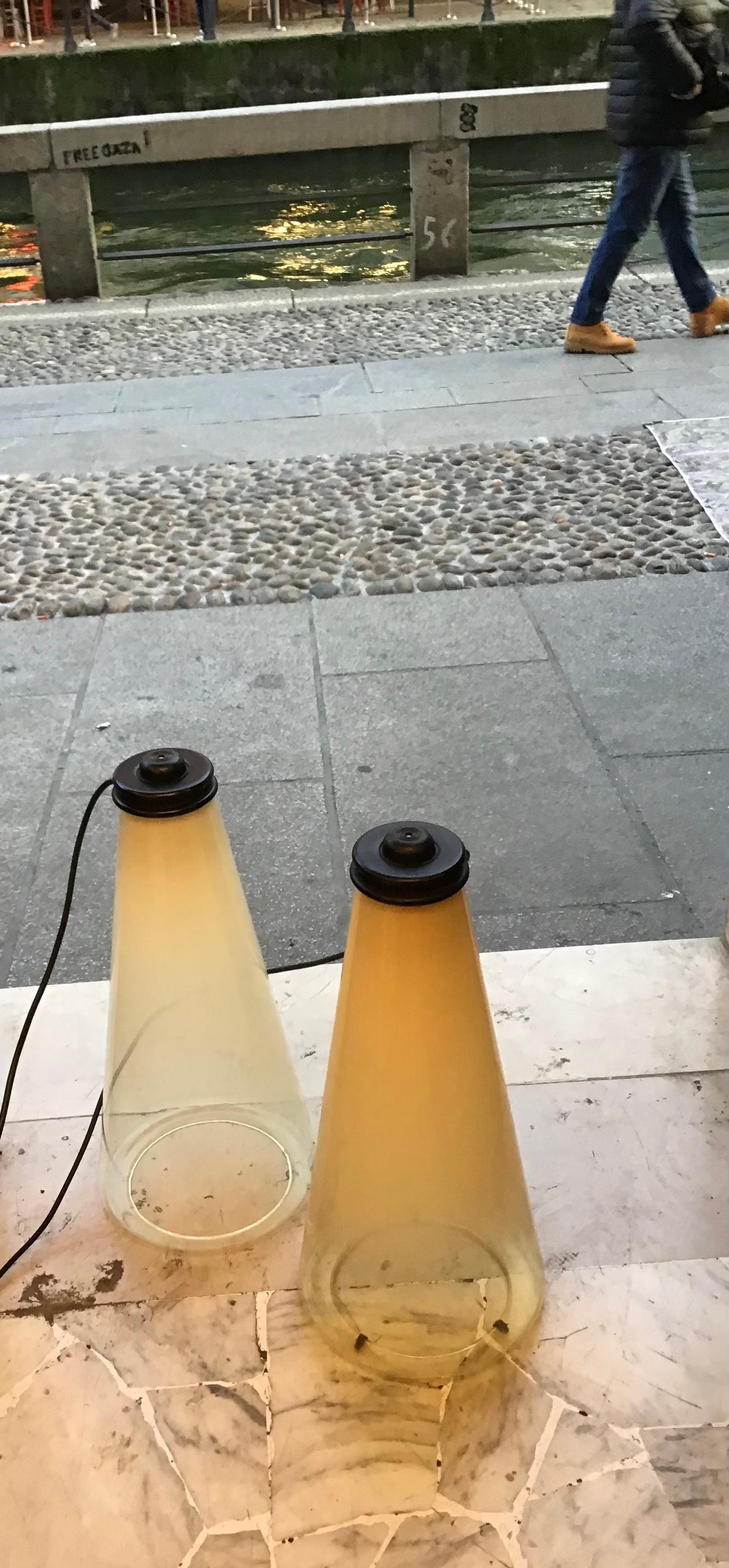 Arteluce Couple Lampe de table verre métal 1975 italie Bon état - En vente à Milano, IT