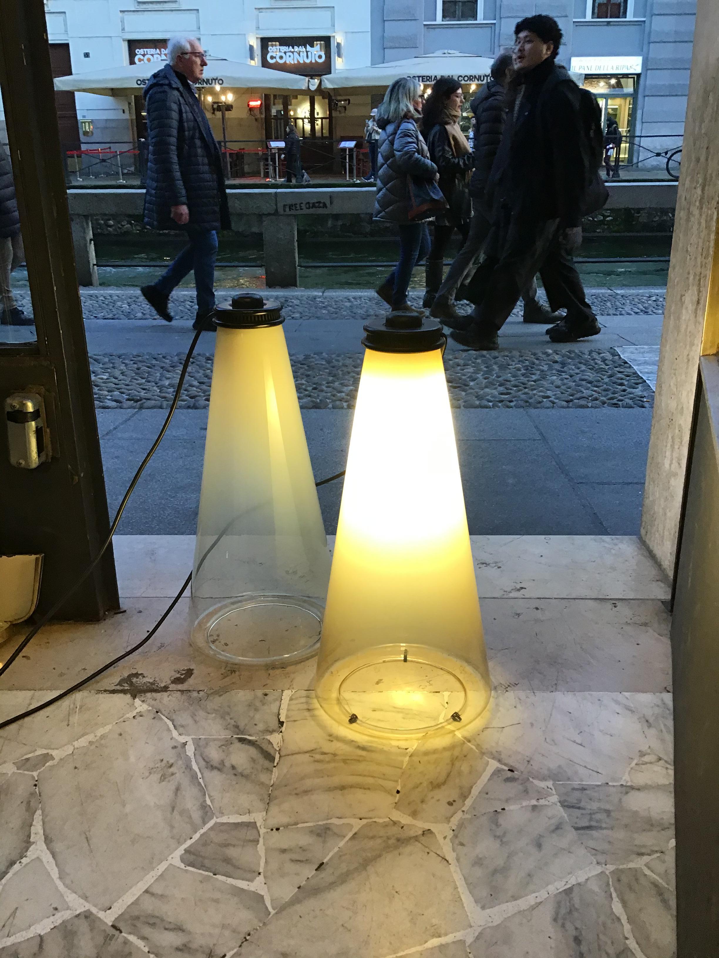 Verre Arteluce Couple Lampe de table verre métal 1975 italie en vente