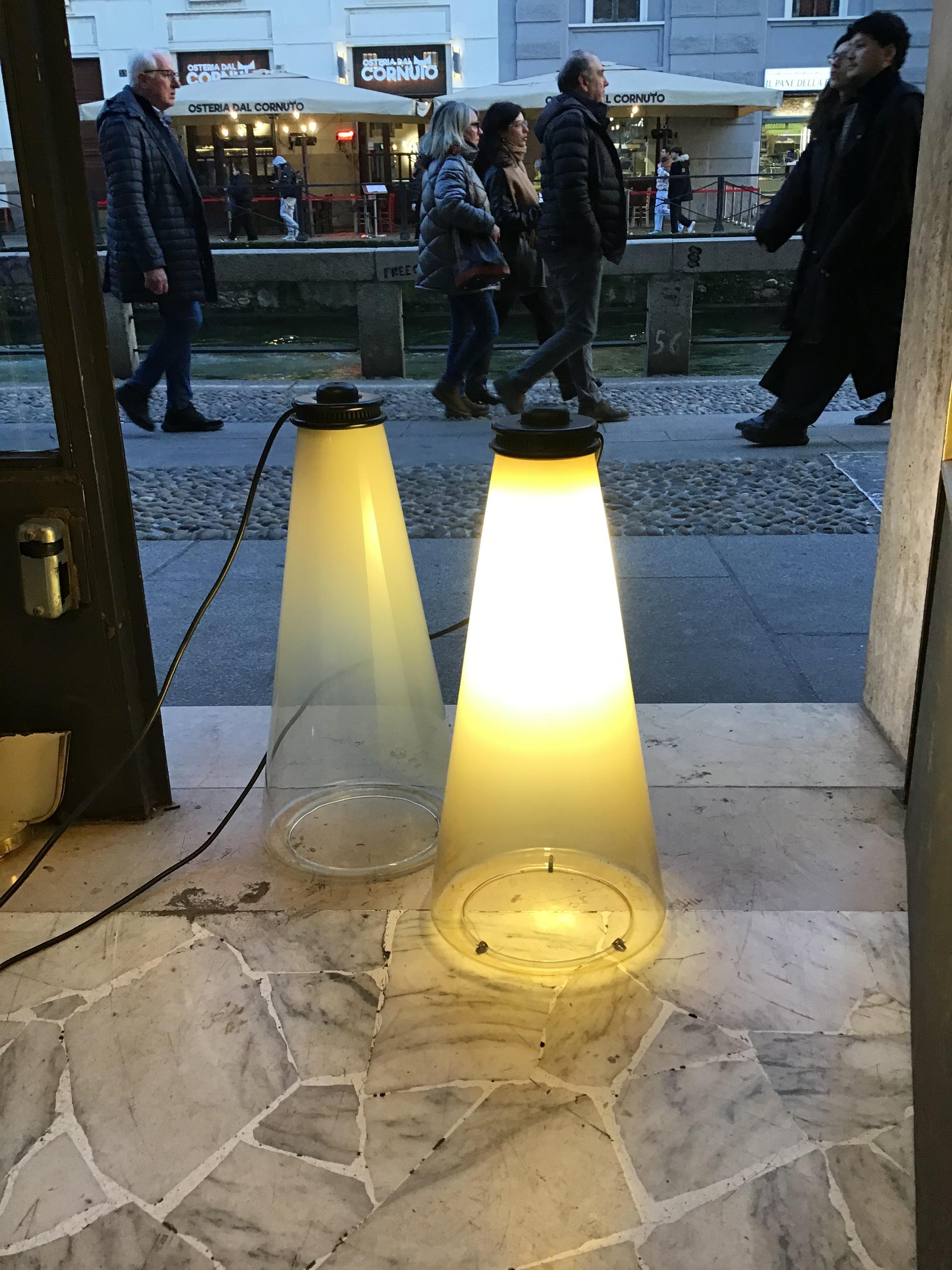 Arteluce Couple Lampe de table verre métal 1975 italie en vente 1
