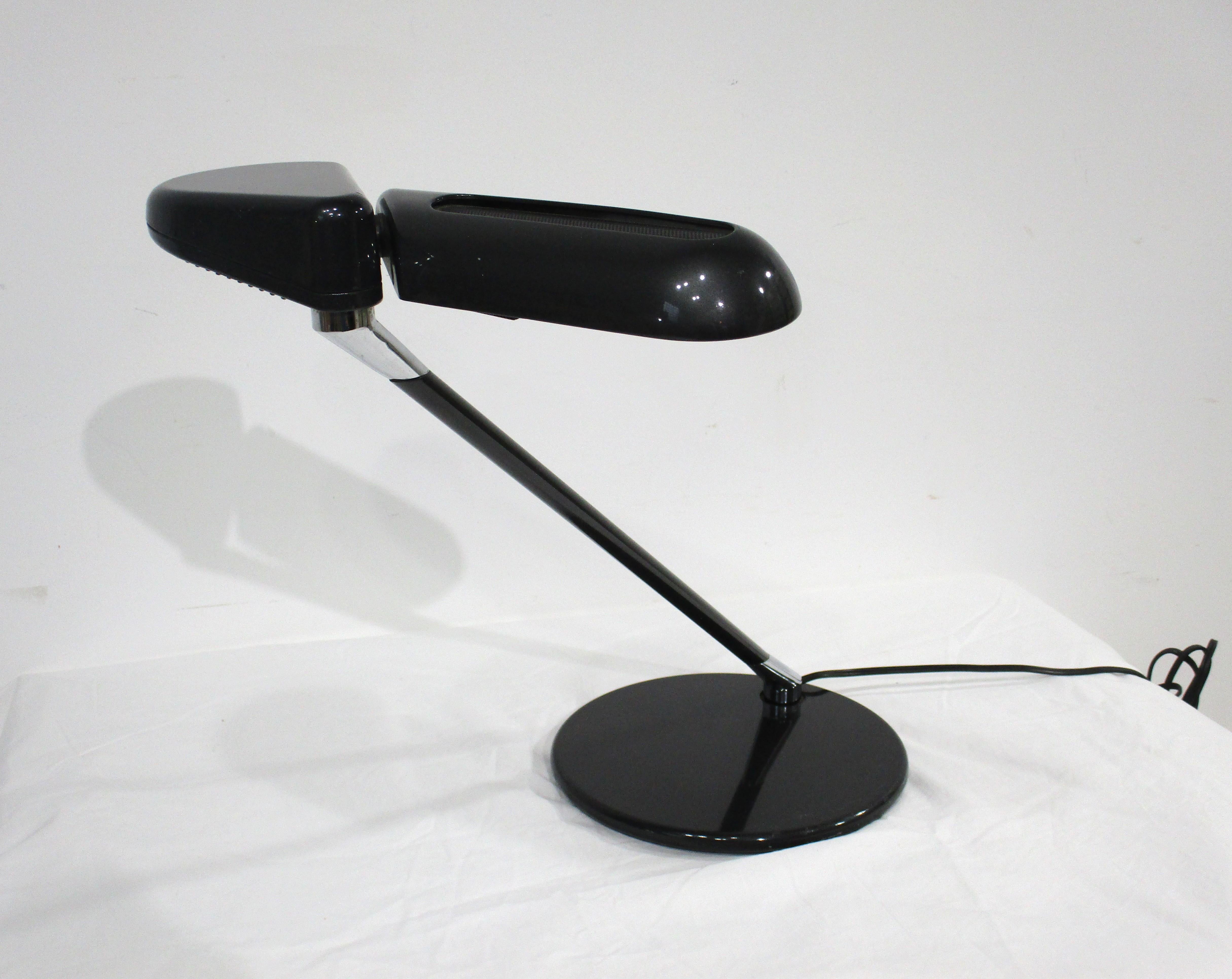 Arteluce Italienische entworfene Industrie-Schreibtischlampe für AI  im Angebot 3