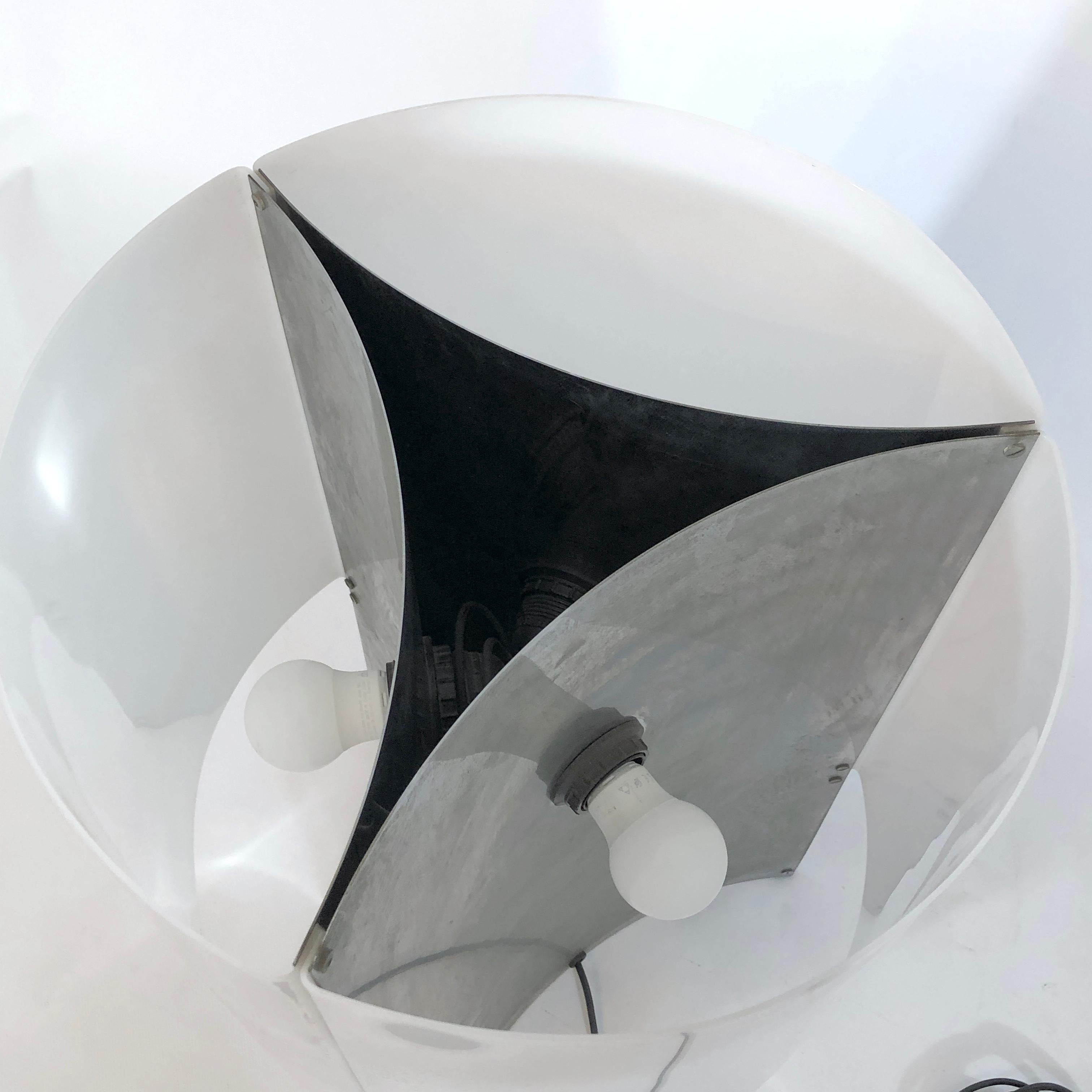 Arteluce, Modèle 526G de lampe de bureau de Massimo Vignelli des années 60 en vente 4