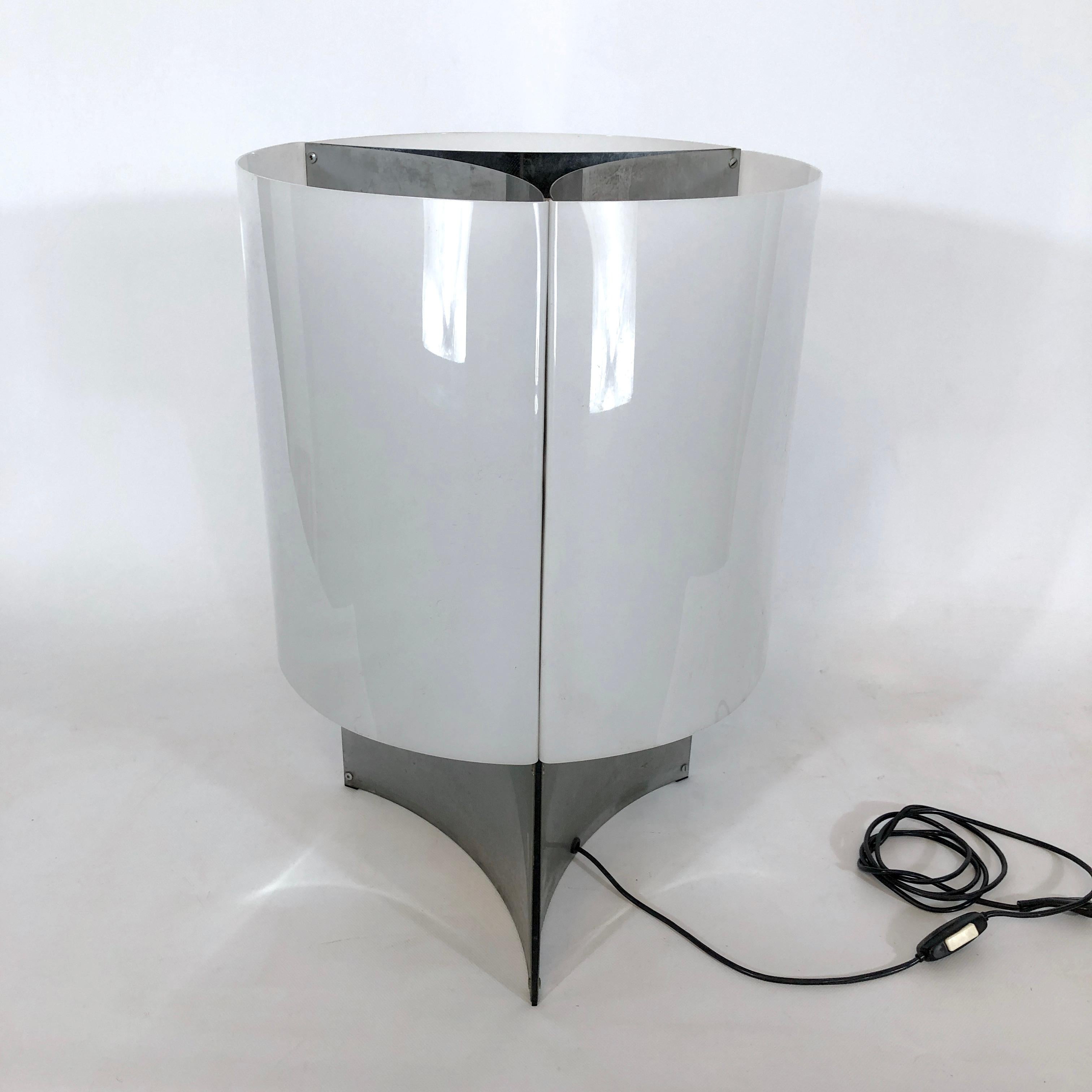 Laiton Arteluce, Modèle 526G de lampe de bureau de Massimo Vignelli des années 60 en vente