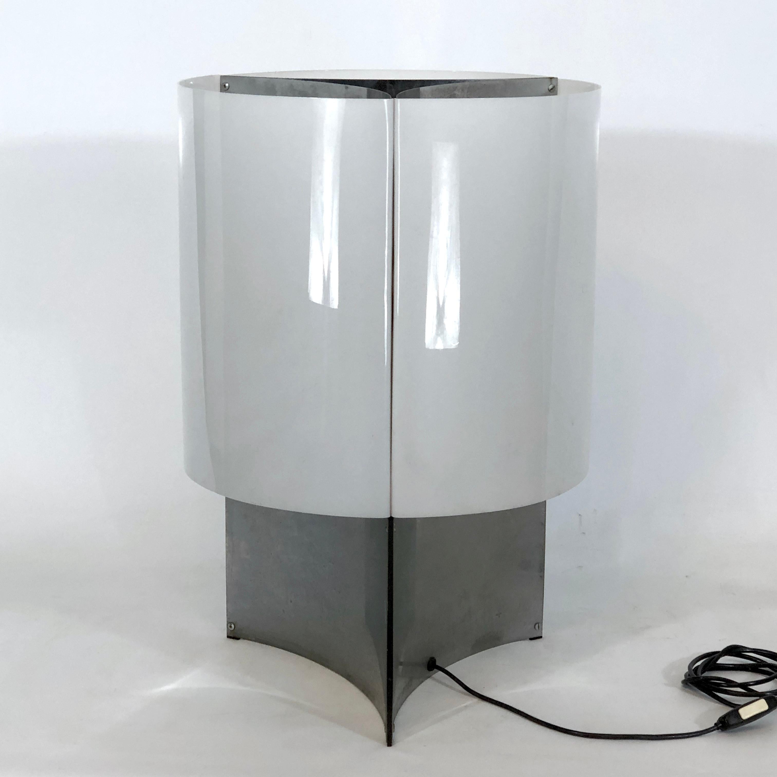 Arteluce, Model 526G Table Lamp by Massimo Vignelli from 60s For Sale 2