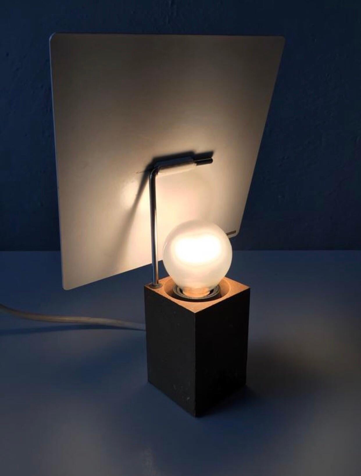 Arteluce Model 610 Table Lamp Designed by Antonio Macchi Cassia, 1970s, Italy In Good Condition For Sale In Hagenbach, Rheinland Pfalz