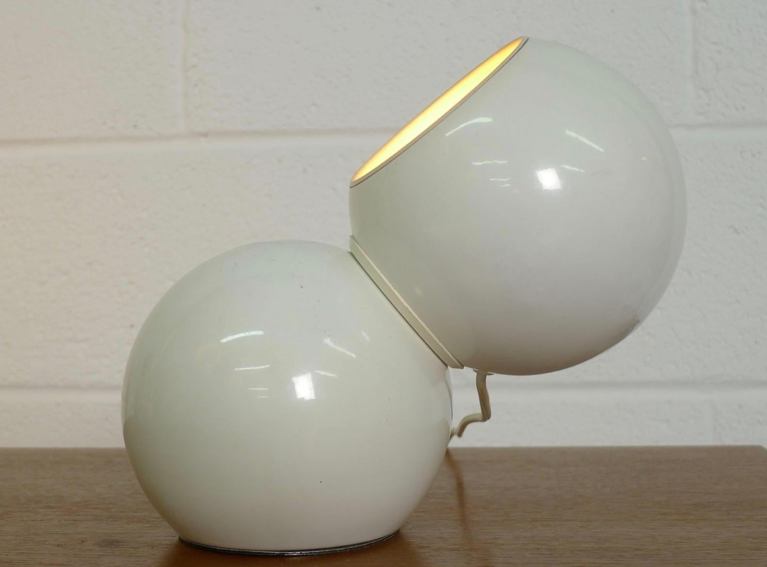 Arteluce, Pair of Magnetic Table Lamps by Antonio Macci Cassia, Model 541 In Good Condition For Sale In London, GB