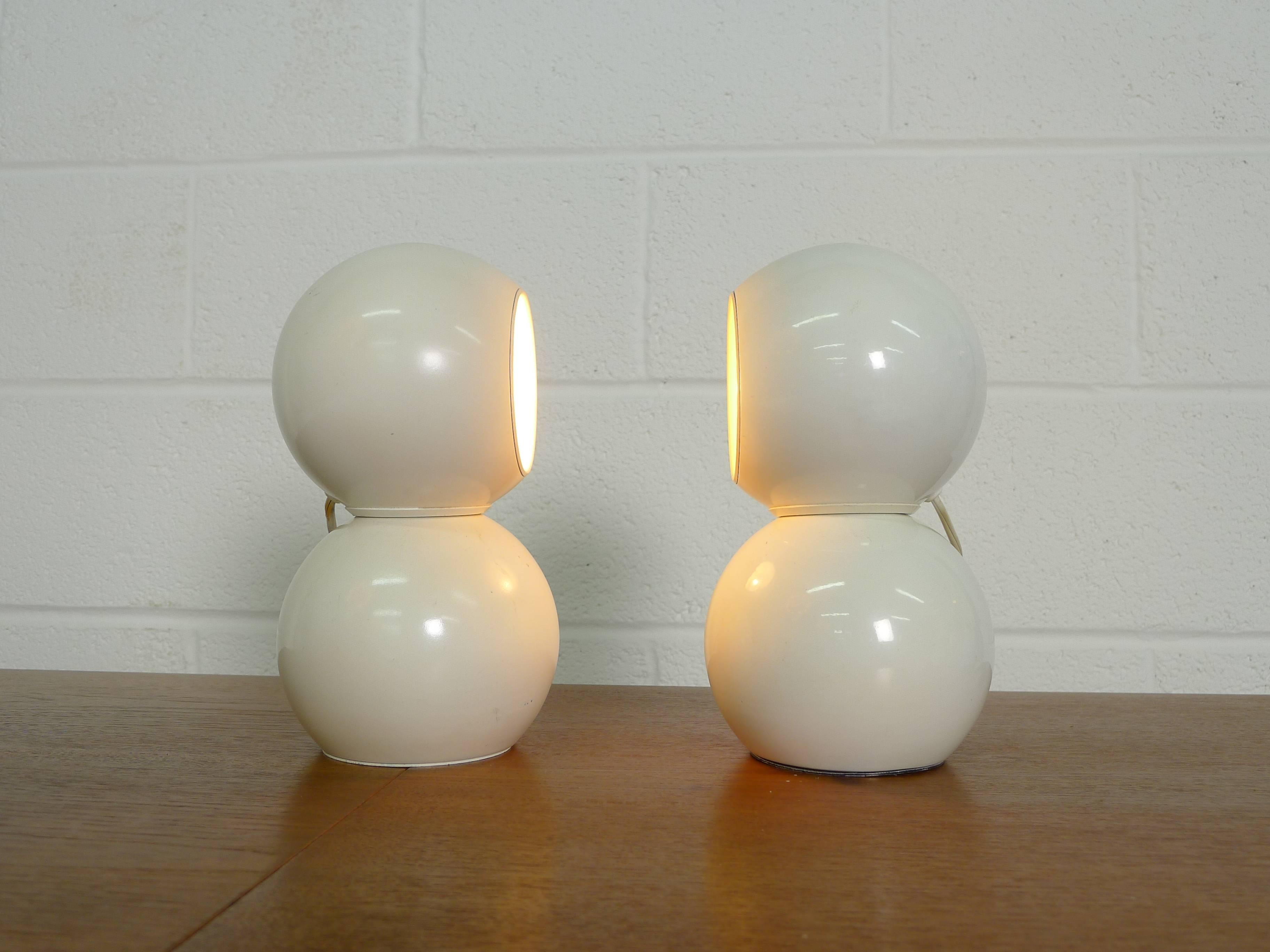 Arteluce, Pair of Magnetic Table Lamps by Antonio Macci Cassia, Model 541 2