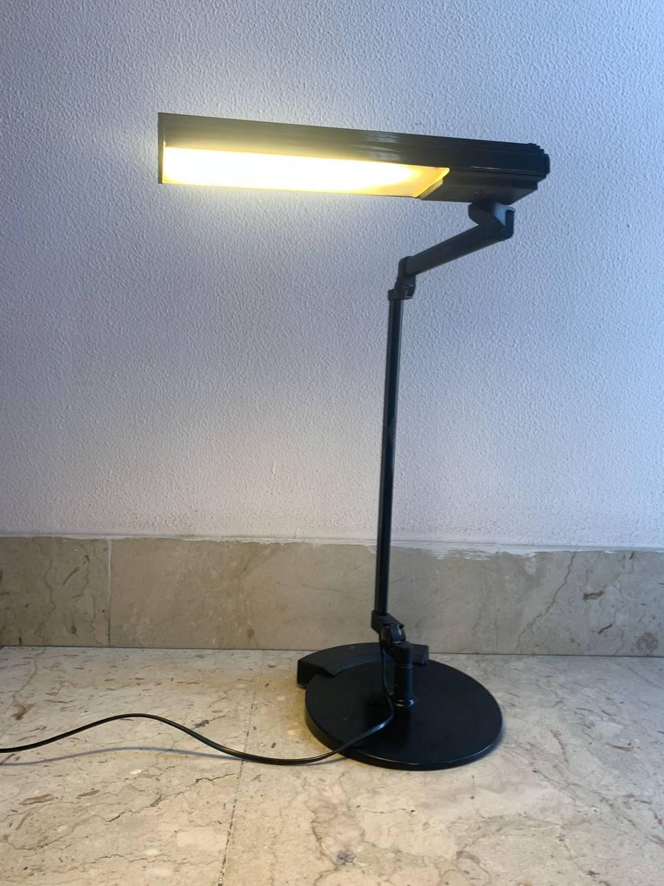 Arteluce für Ezio Didone, Schreibtischlampe da Tischleuchte 990' (Italian) im Angebot