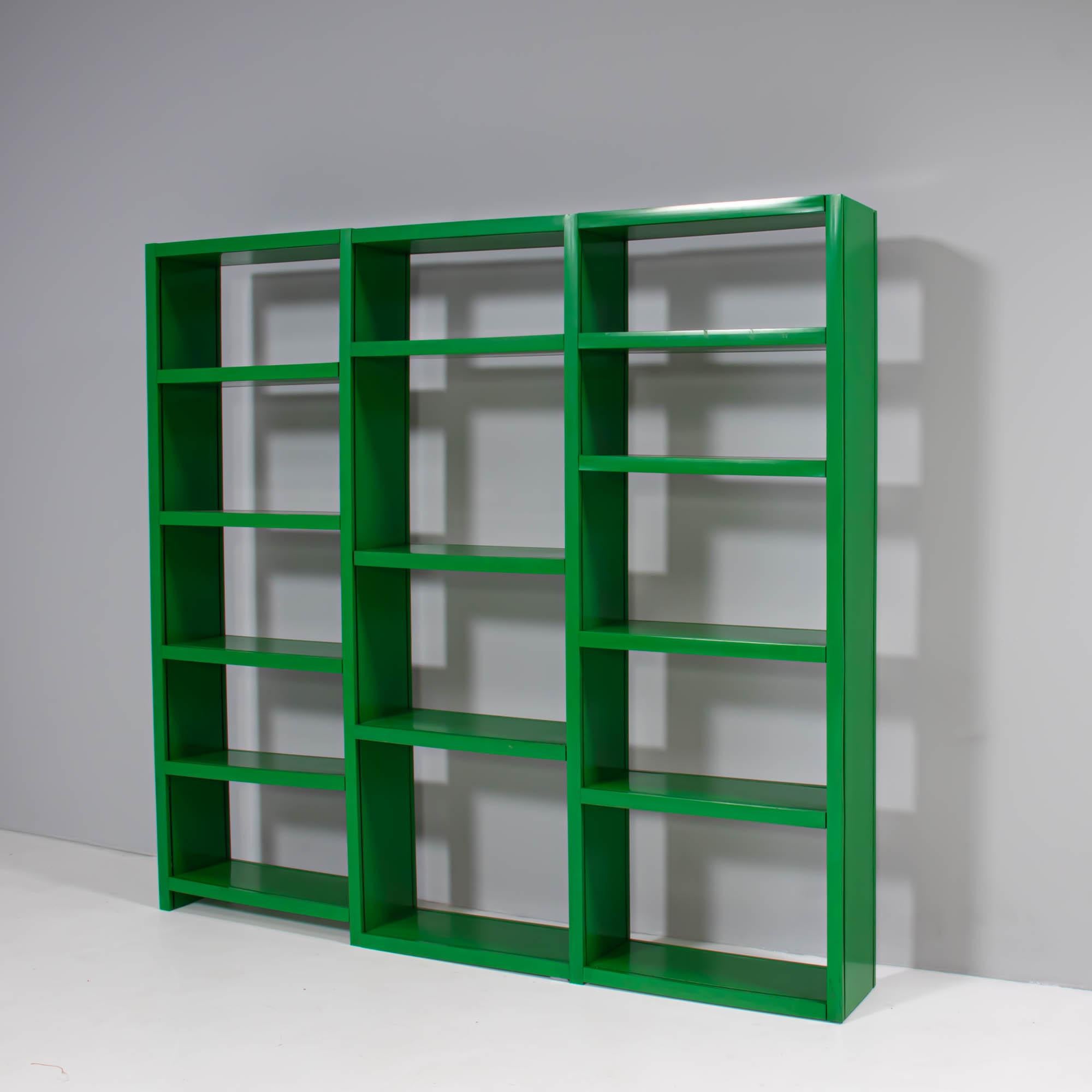 Designed by Ernesto Gismondi for Artemide in the 1970s, the Dordona bookcase is a fantastic example of the modernist aesthetic of the time.

Constructed from bold green ABS plastic, the bookcase features shelves at differing heights to allow for