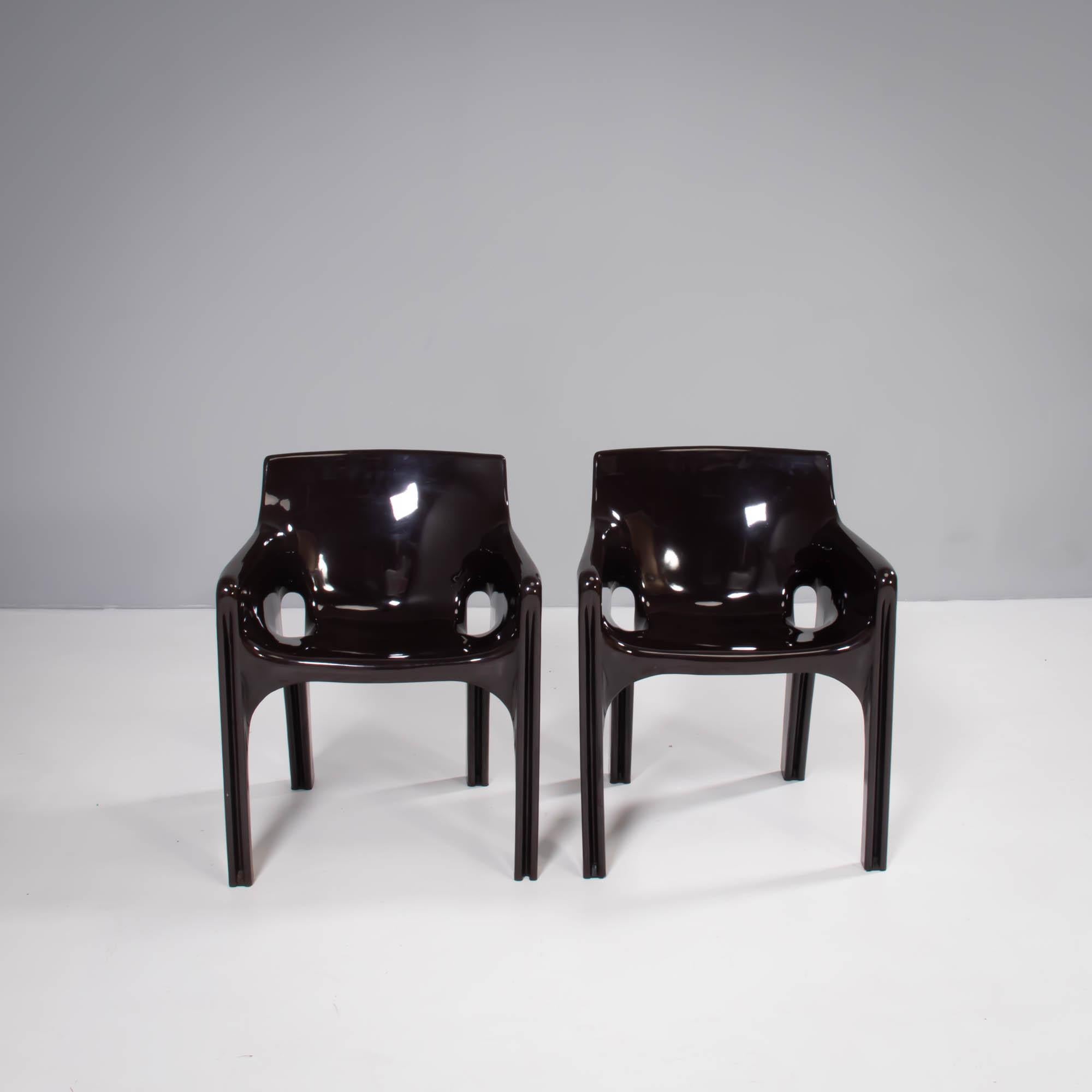 Originally designed by Vico Magistretti in 1970, the Gaudi armchair was manufactured by Artemide.

Following on from the 1960s Selene chair, the Gaudi chair evolved the design by integrating the armrests into the singular form while using the