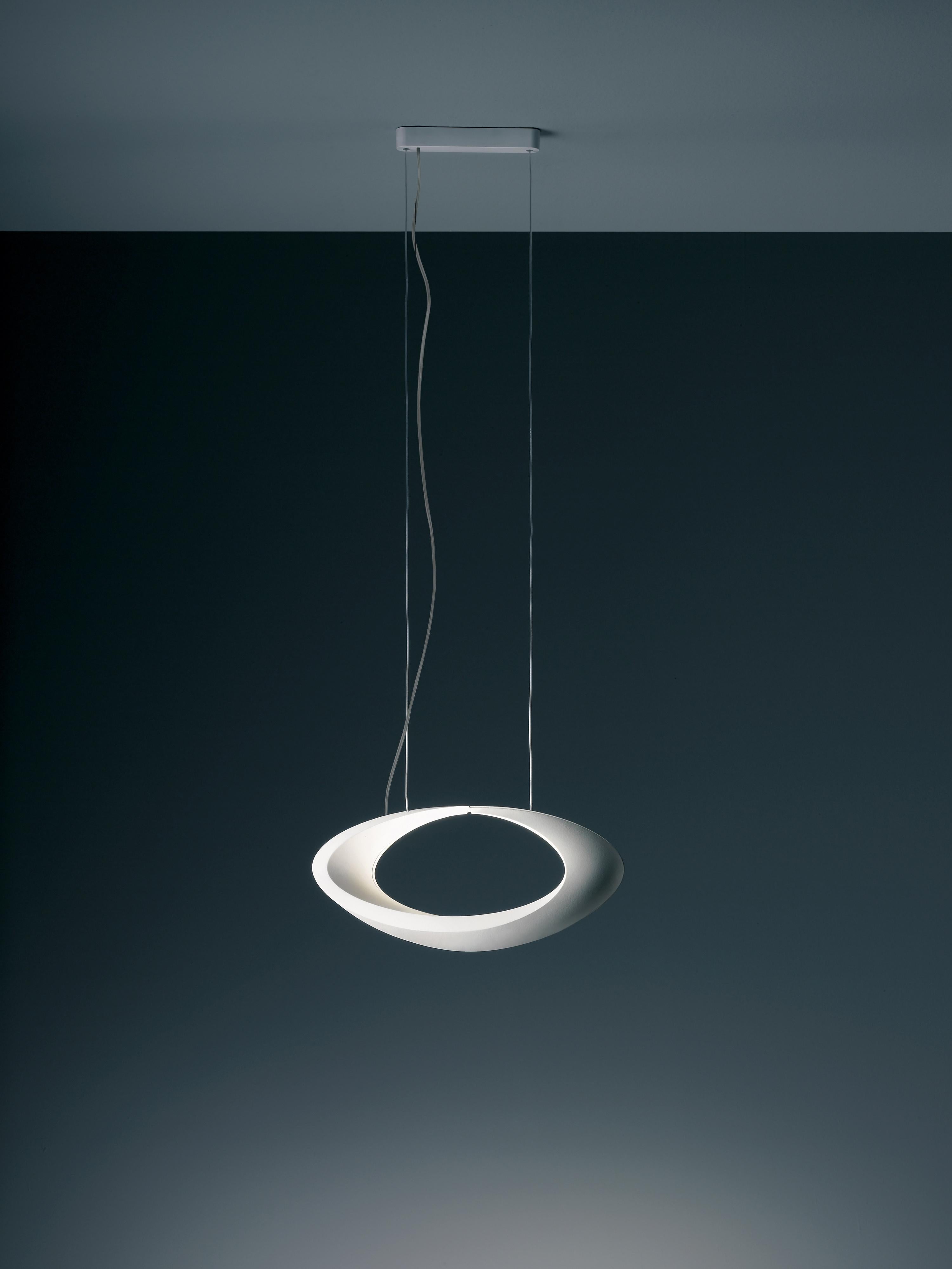 Giving the illusion of a watchful eye, Cabildo is a simple design which provides subtle yet powerful light. White, painted die-cast aluminum body on a steel base. Cabildo is available in floor, wall and suspension.

Integrated light source. Only